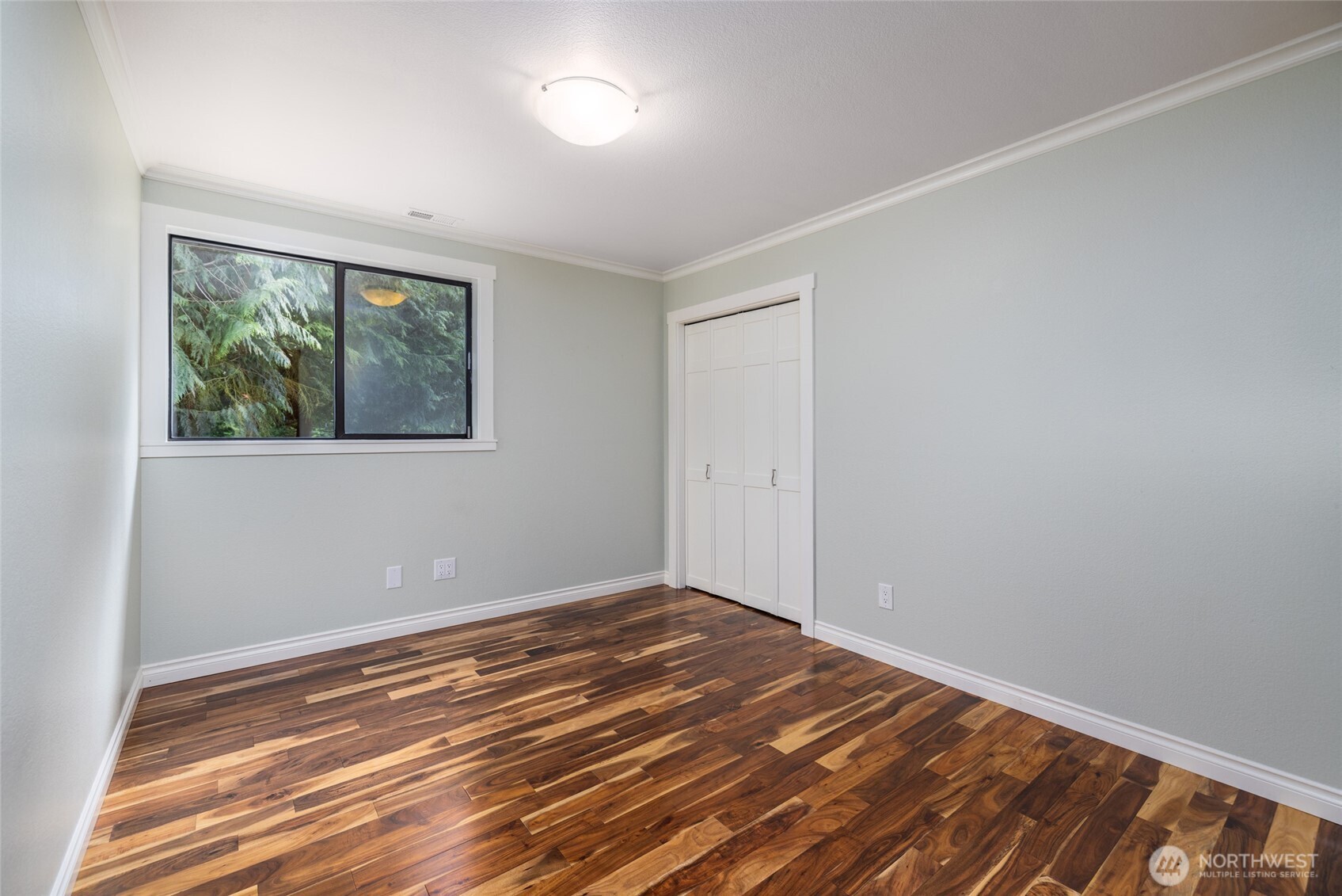 705 N Waugh Road , Mount Vernon, WA 98273