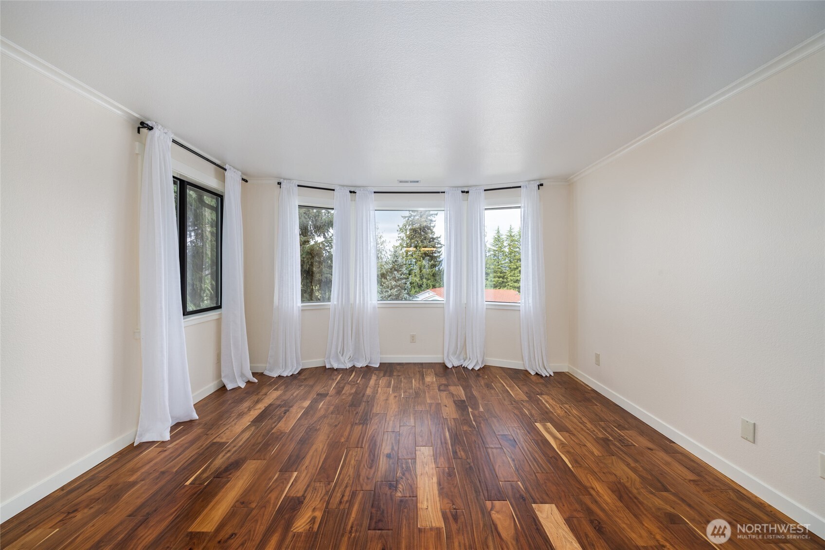 705 N Waugh Road , Mount Vernon, WA 98273