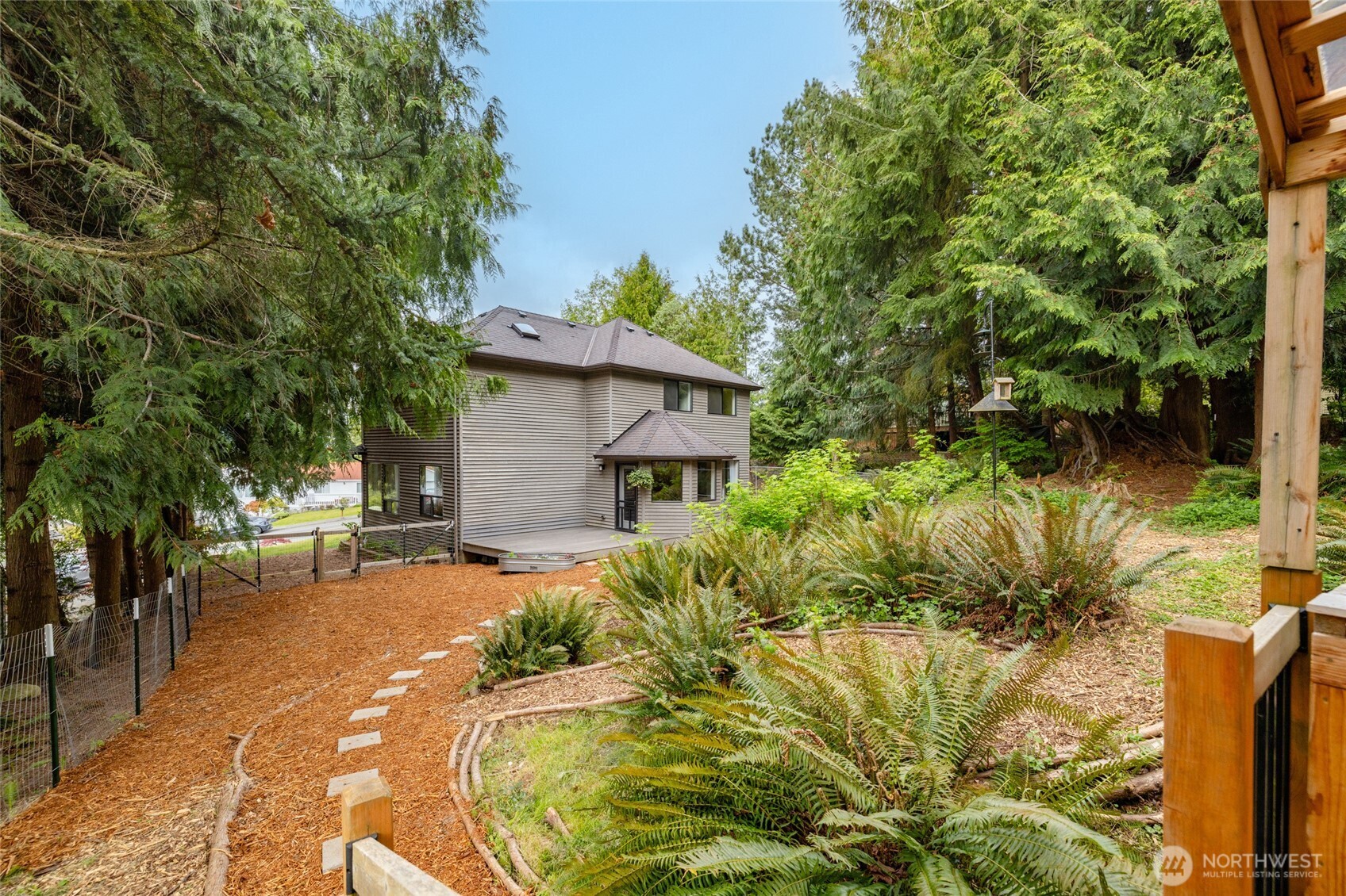 705 N Waugh Road , Mount Vernon, WA 98273