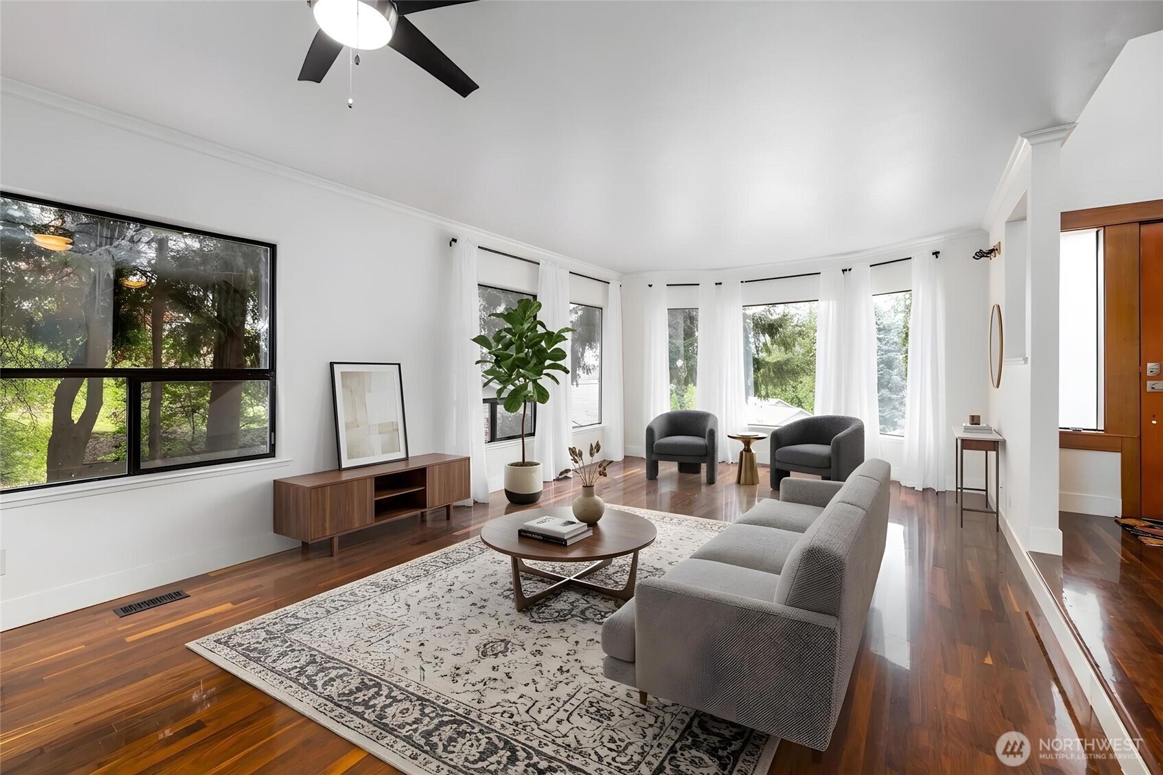 705 N Waugh Road , Mount Vernon, WA 98273