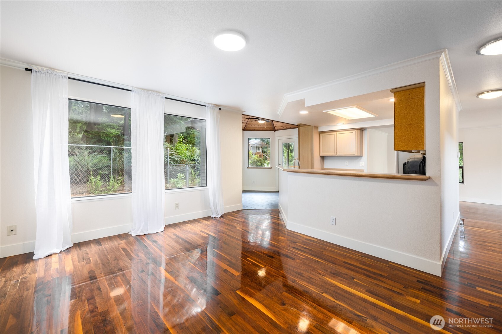 705 N Waugh Road , Mount Vernon, WA 98273