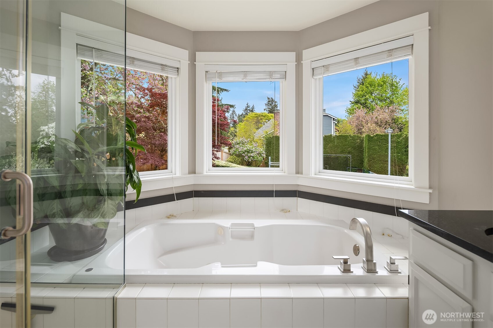 6622 NE 151st Street , Kenmore, WA 98028