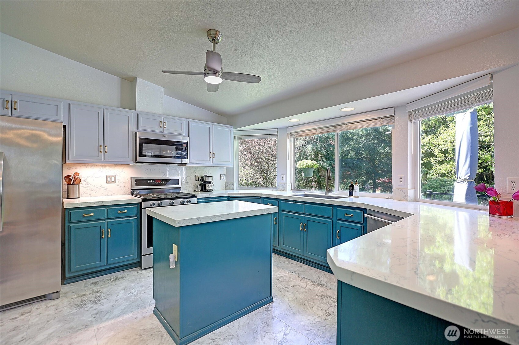 2976 Janet Avenue , Camano Island, WA 98282