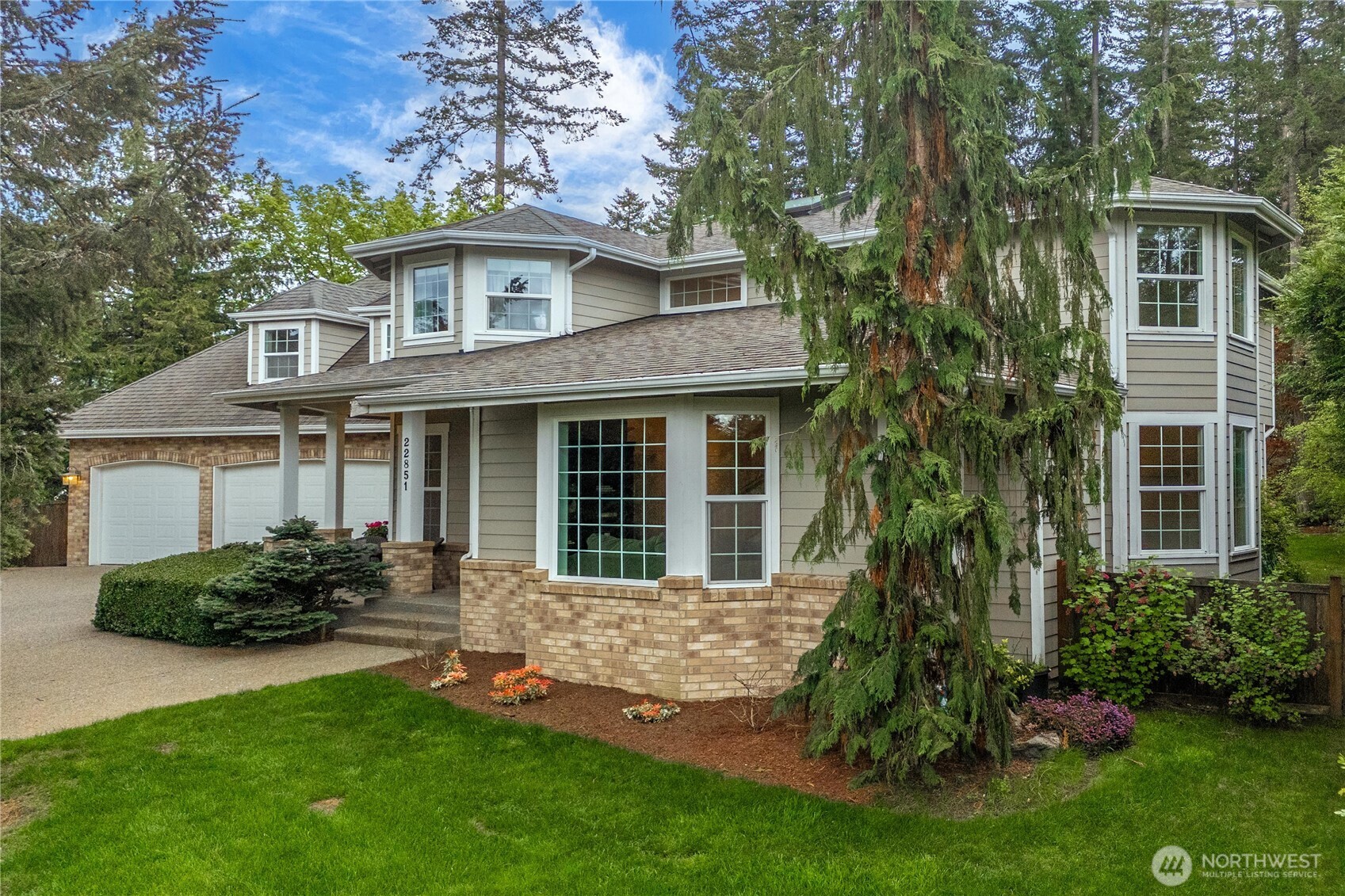 22851 SE Lake Wilderness Drive S, Maple Valley, WA 98038