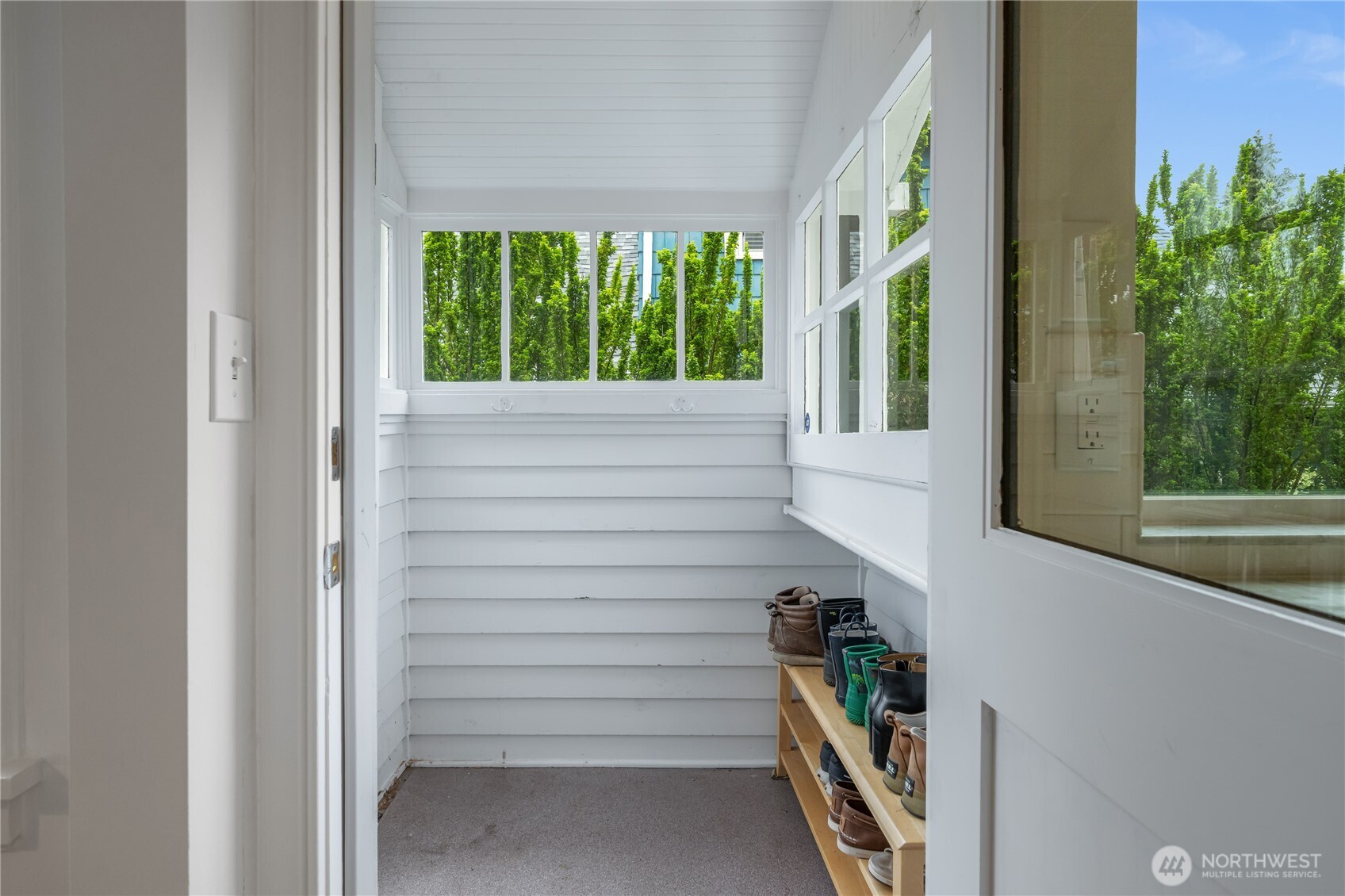 614 NW 74th Street , Seattle, WA 98117