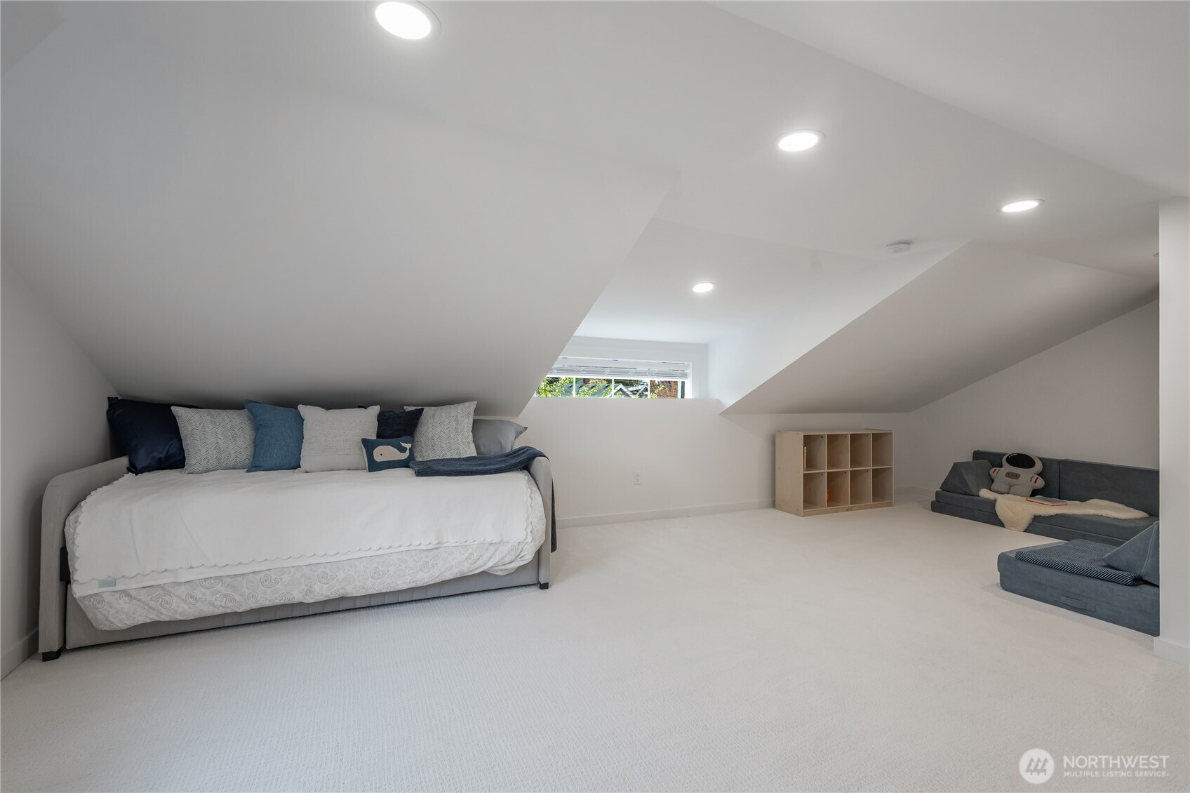 614 NW 74th Street , Seattle, WA 98117