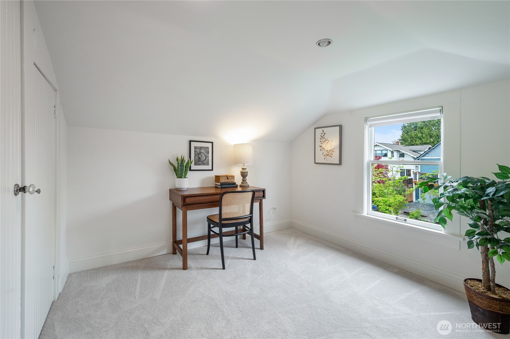614 NW 74th Street , Seattle, WA 98117