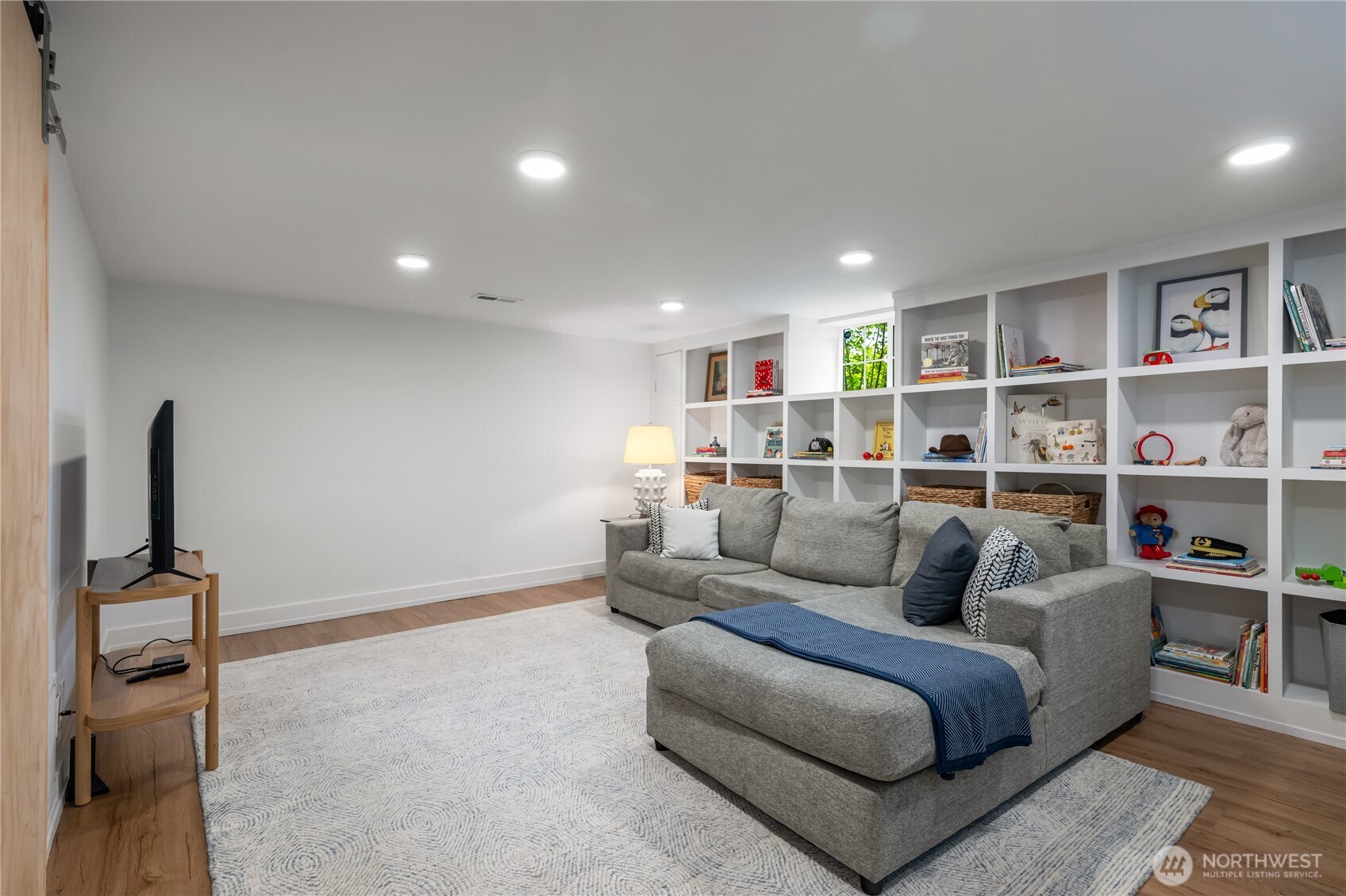 614 NW 74th Street , Seattle, WA 98117