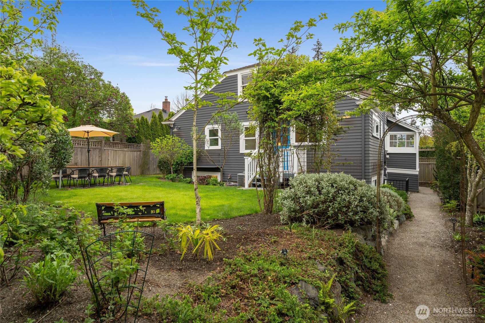 614 NW 74th Street , Seattle, WA 98117