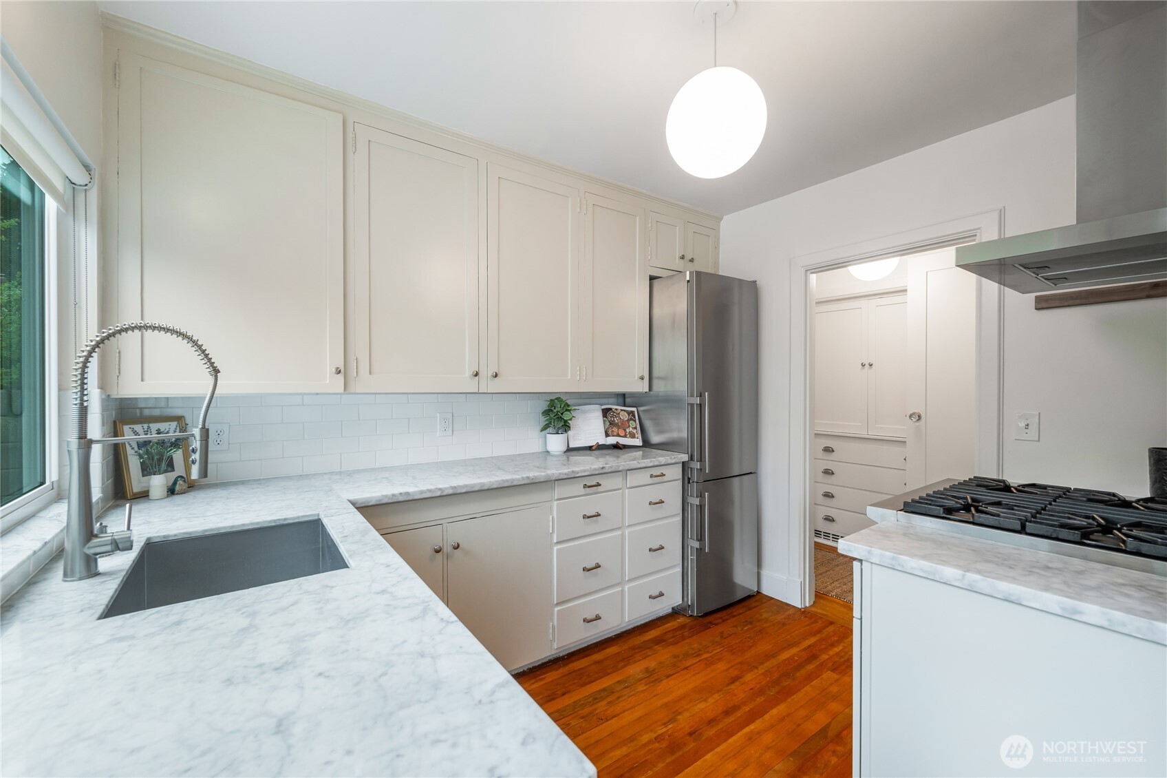614 NW 74th Street , Seattle, WA 98117