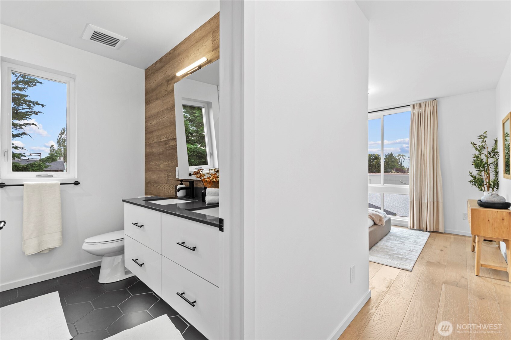 2612 E Yesler Way , Seattle, WA 98122