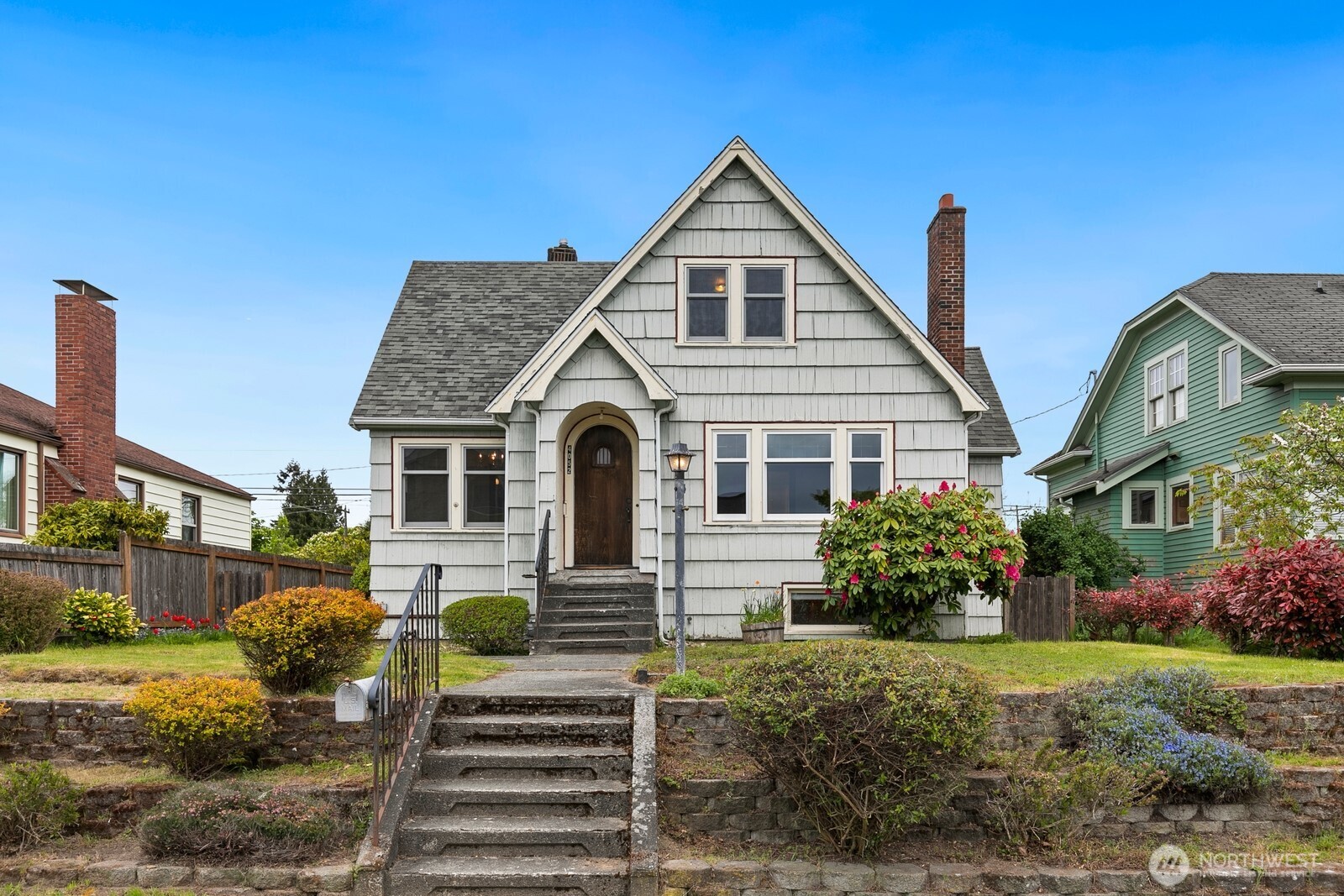 4052 44th Avenue SW, Seattle, WA 98116-3714