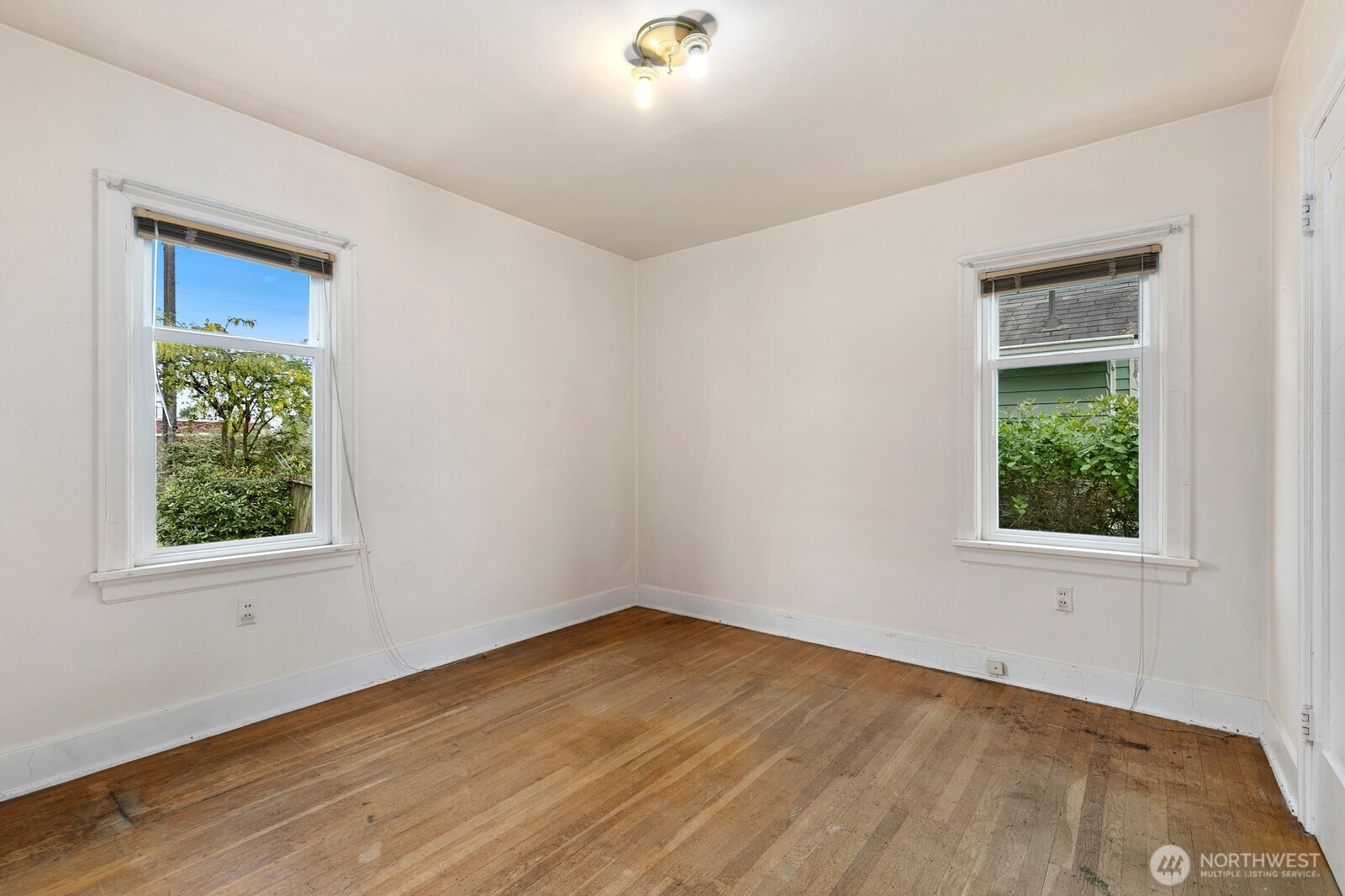 4052 44th Avenue SW, Seattle, WA 98116-3714