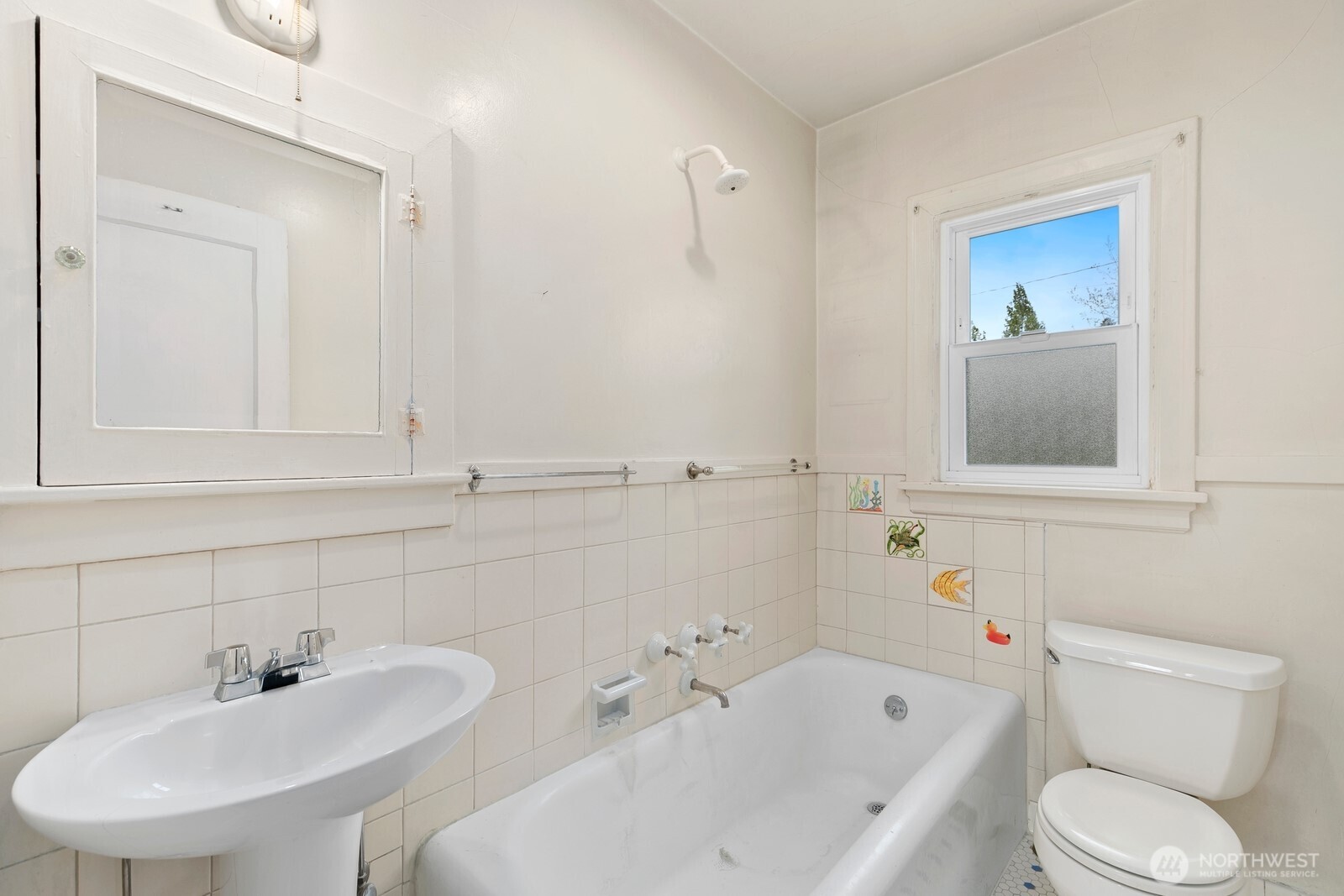 4052 44th Avenue SW, Seattle, WA 98116-3714