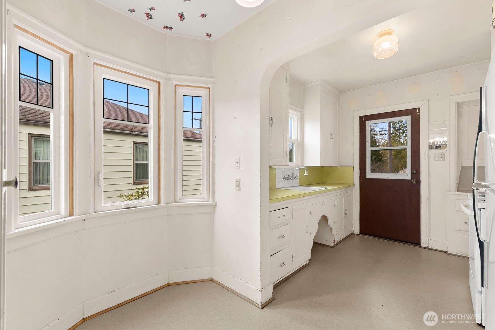 4052 44th Avenue SW, Seattle, WA 98116-3714