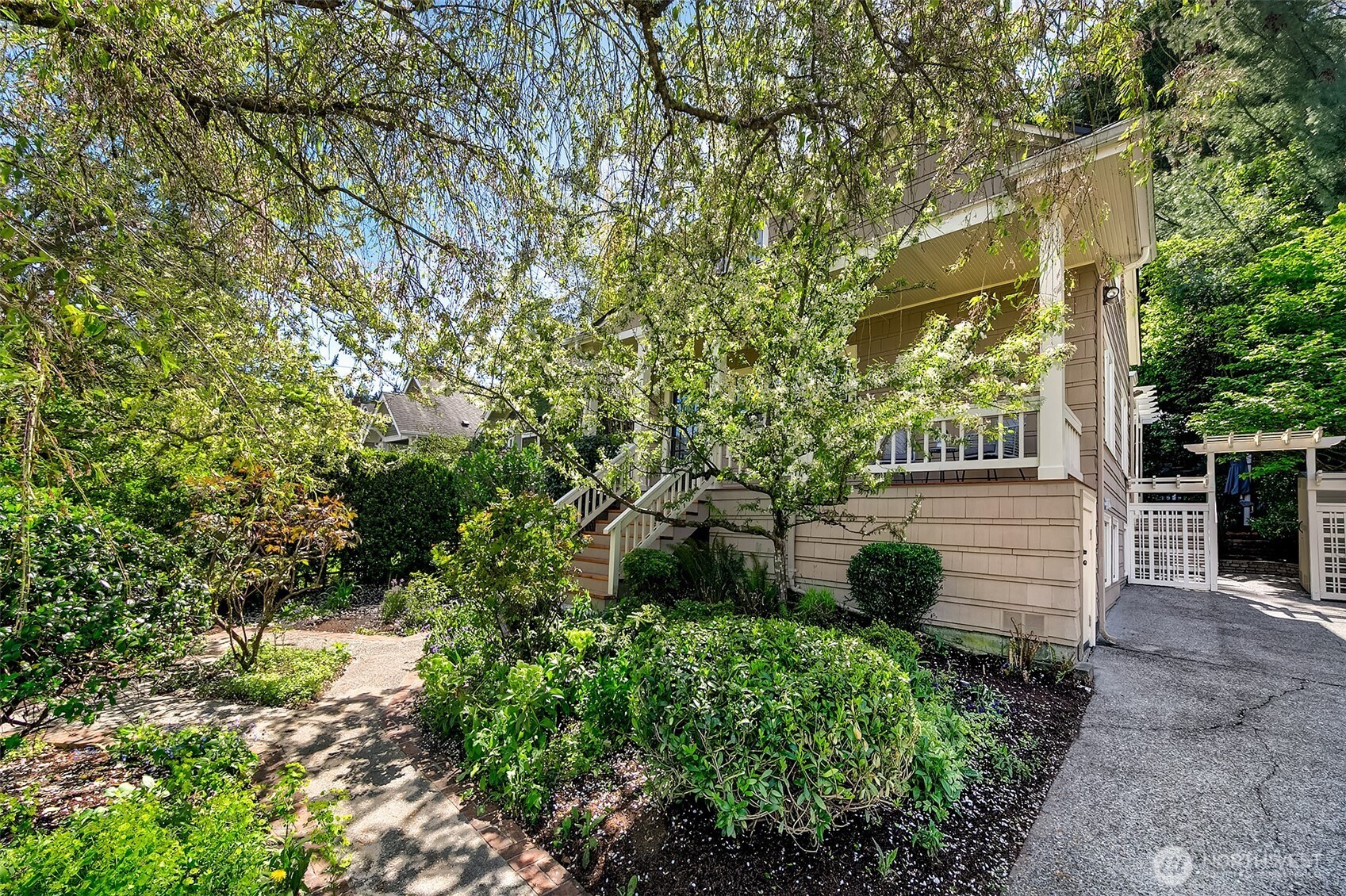 2127 Boyer Avenue E, Seattle, WA 98112