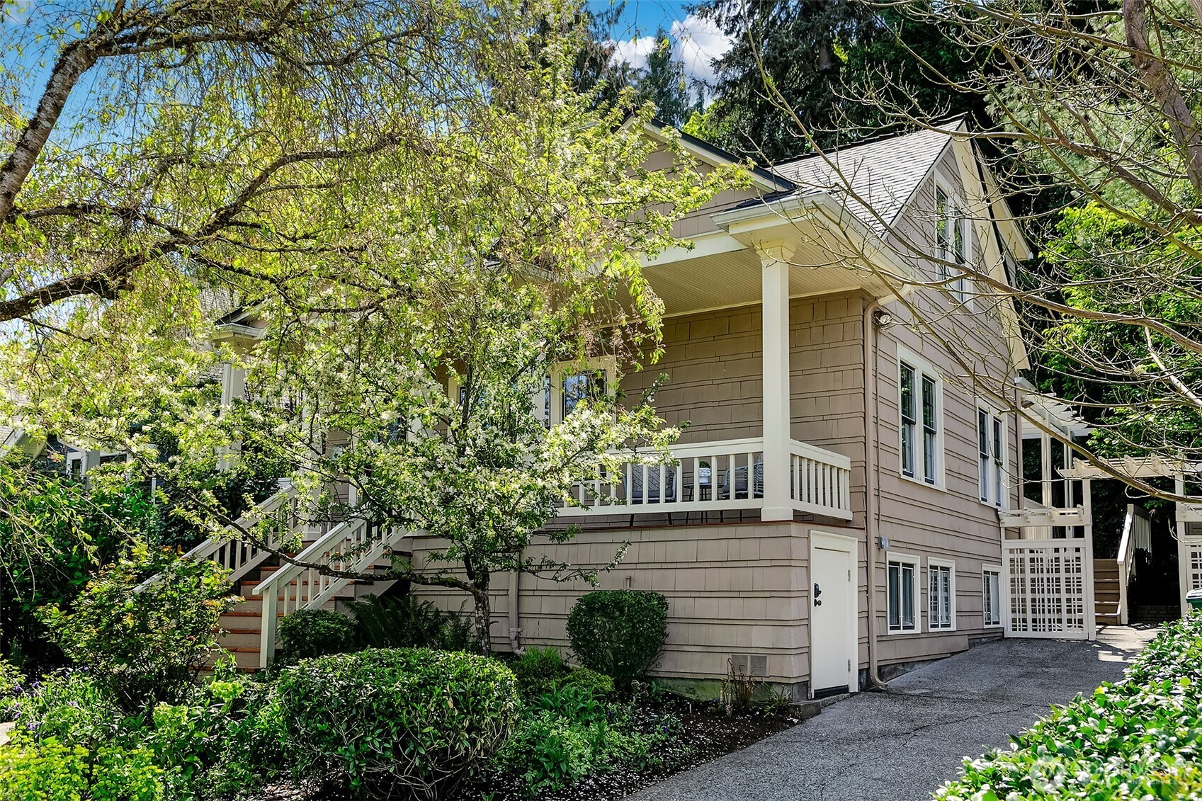 2127 Boyer Avenue E, Seattle, WA 98112
