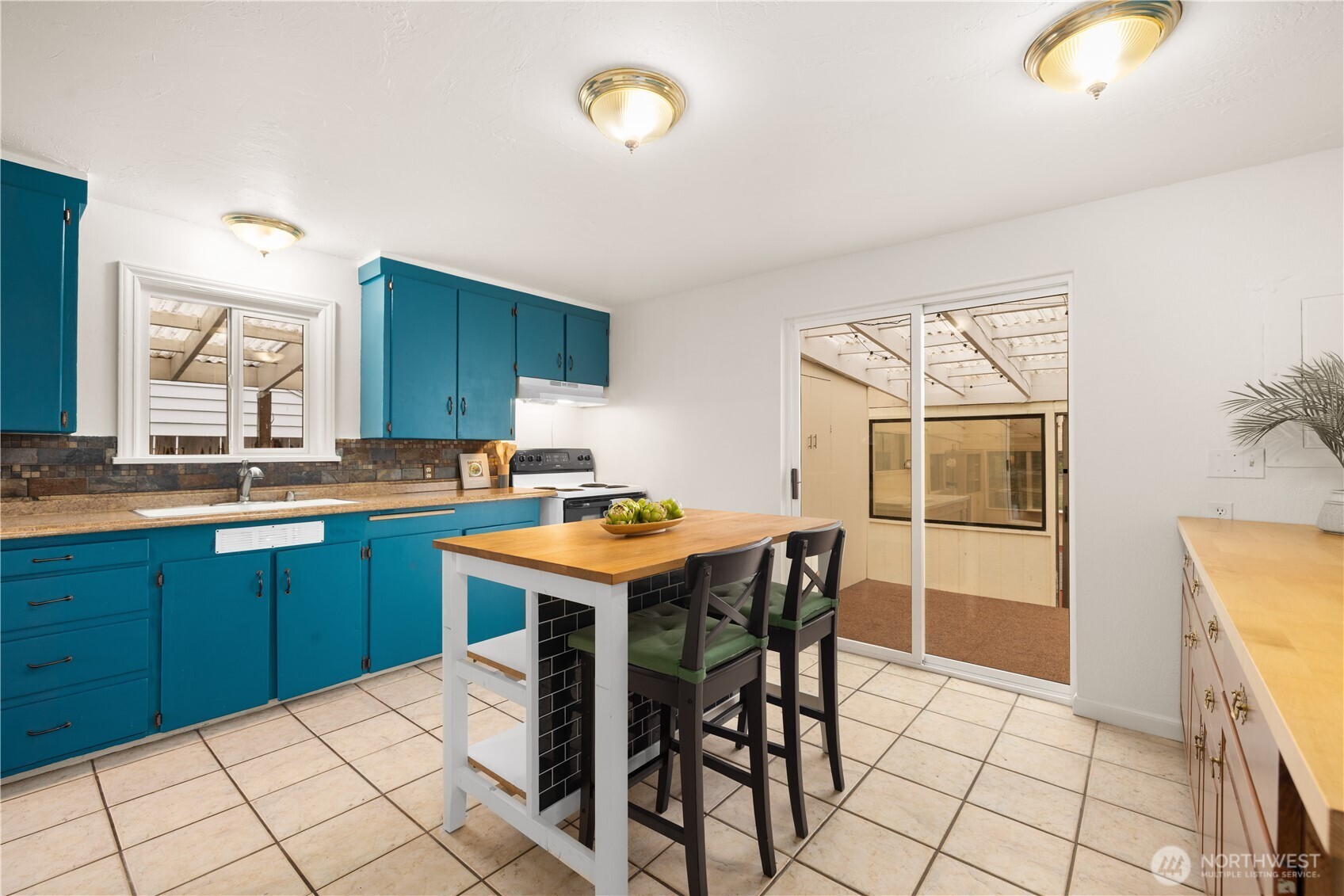 11253 35th Avenue SW, Seattle, WA 98146