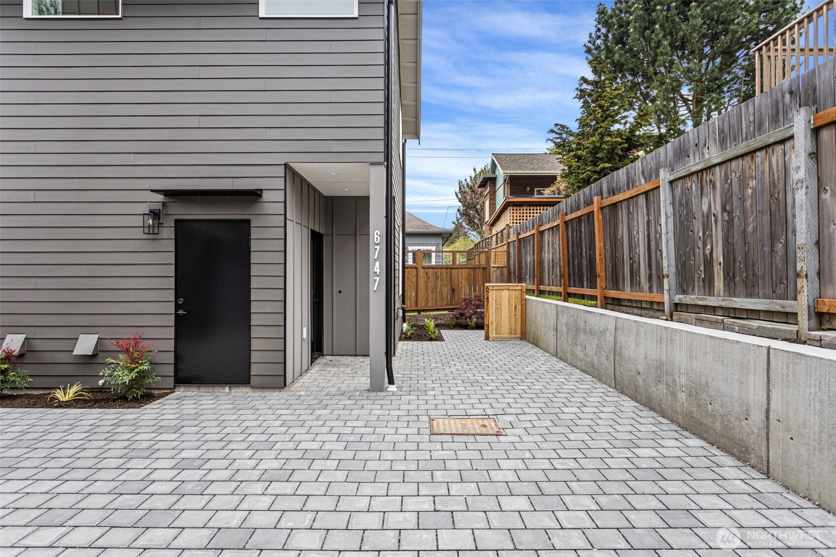 6747 Earl Avenue NW, Seattle, WA 98117