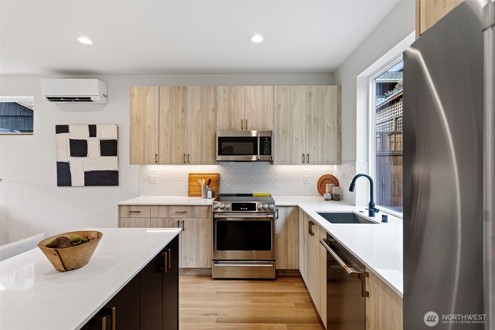 6747 Earl Avenue NW, Seattle, WA 98117