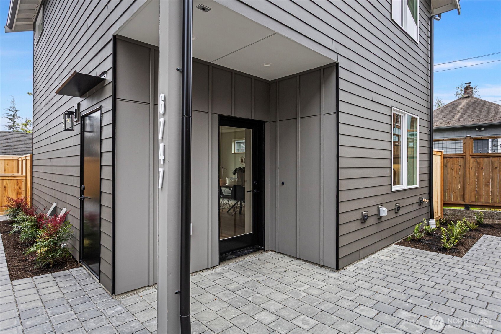 6747 Earl Avenue NW, Seattle, WA 98117