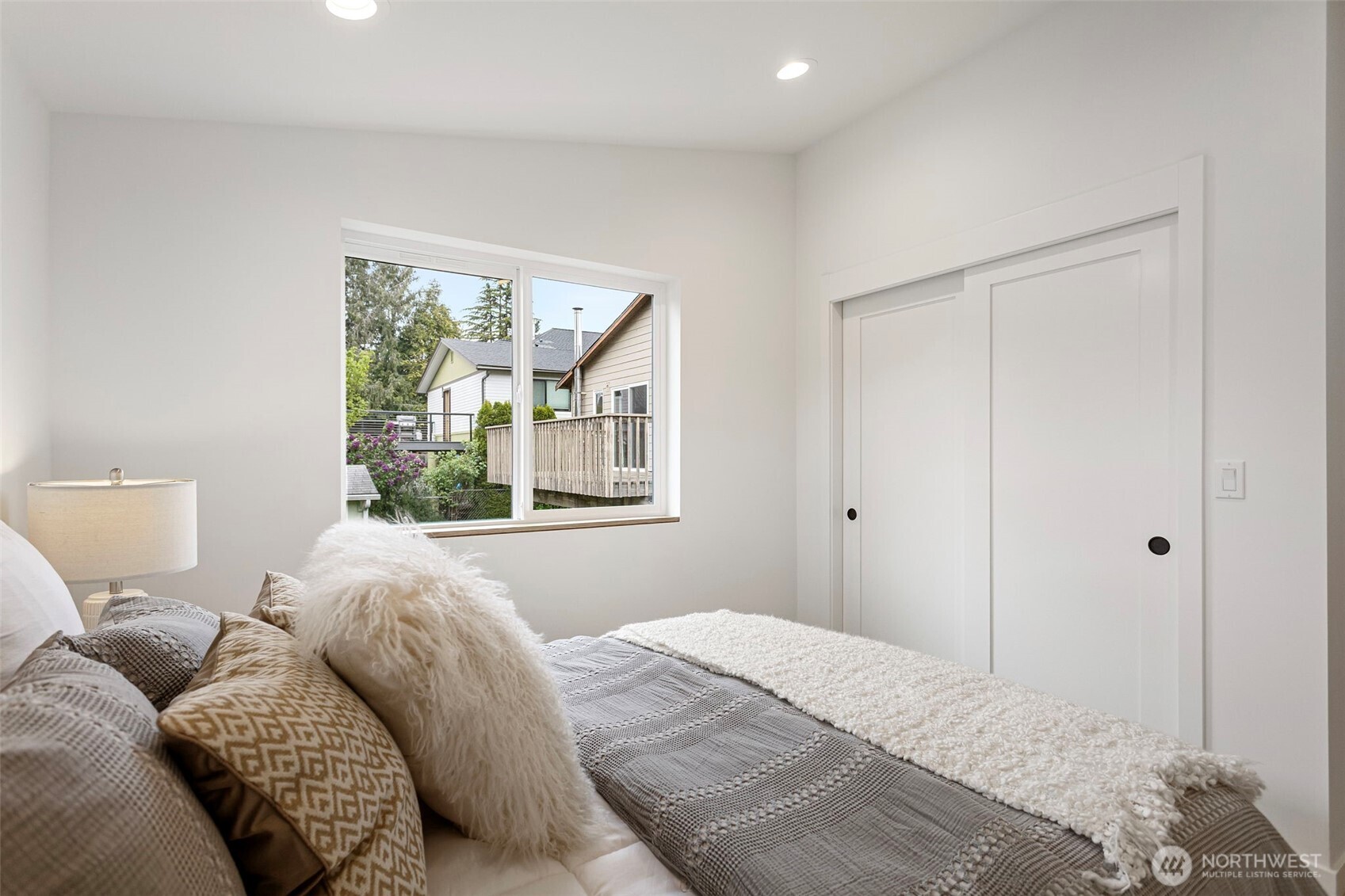 6747 Earl Avenue NW, Seattle, WA 98117