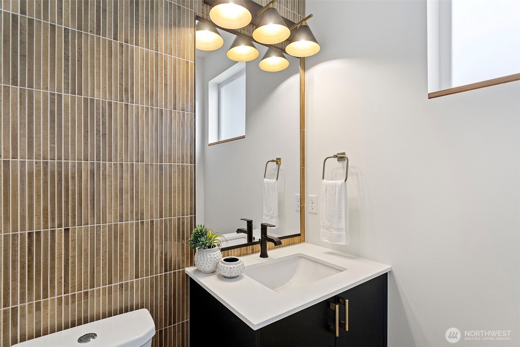 6743 Earl Avenue NW, Seattle, WA 98117