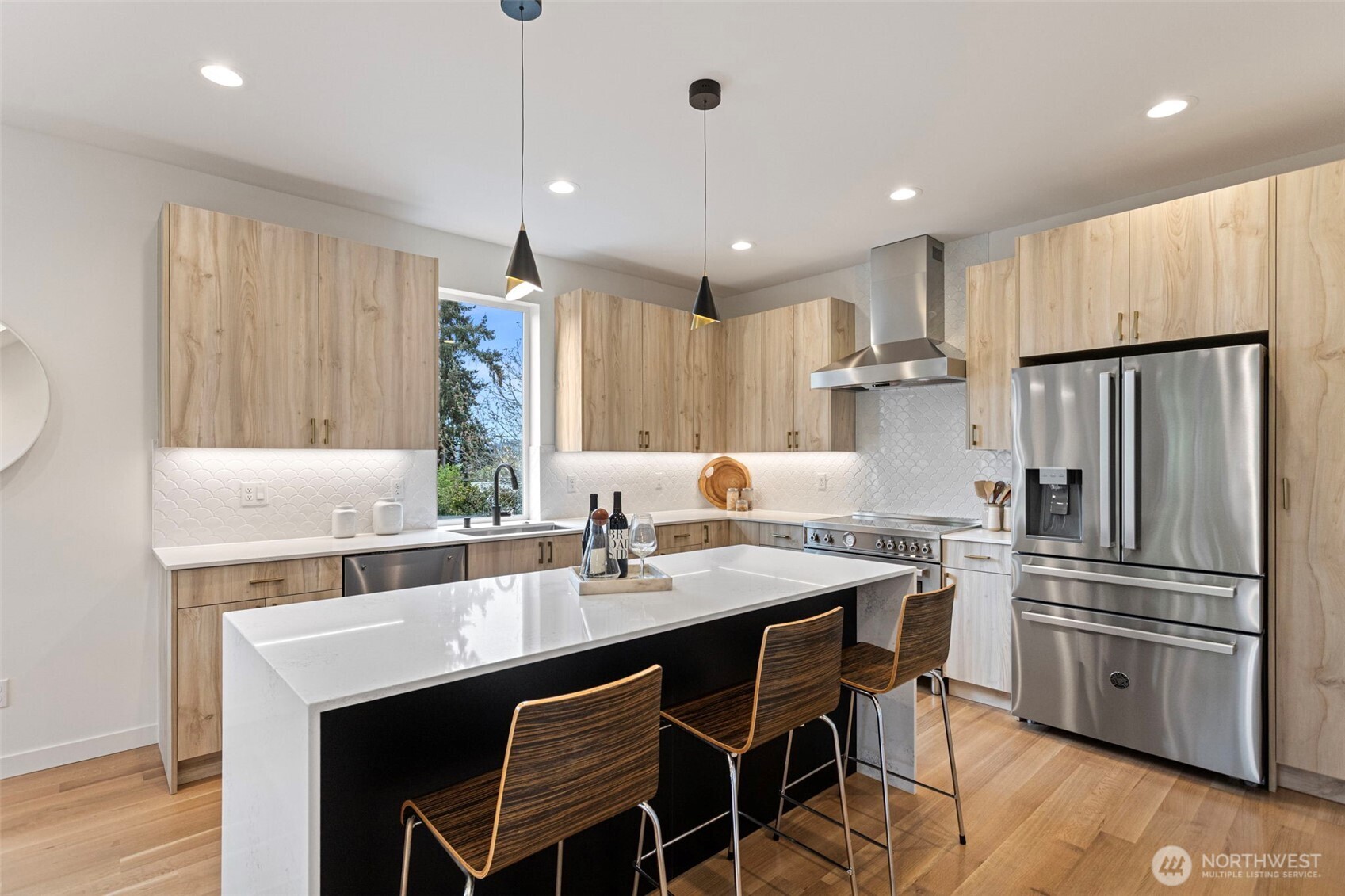 6743 Earl Avenue NW, Seattle, WA 98117