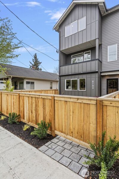 6743 Earl Avenue NW, Seattle, WA 98117 - Photo 2