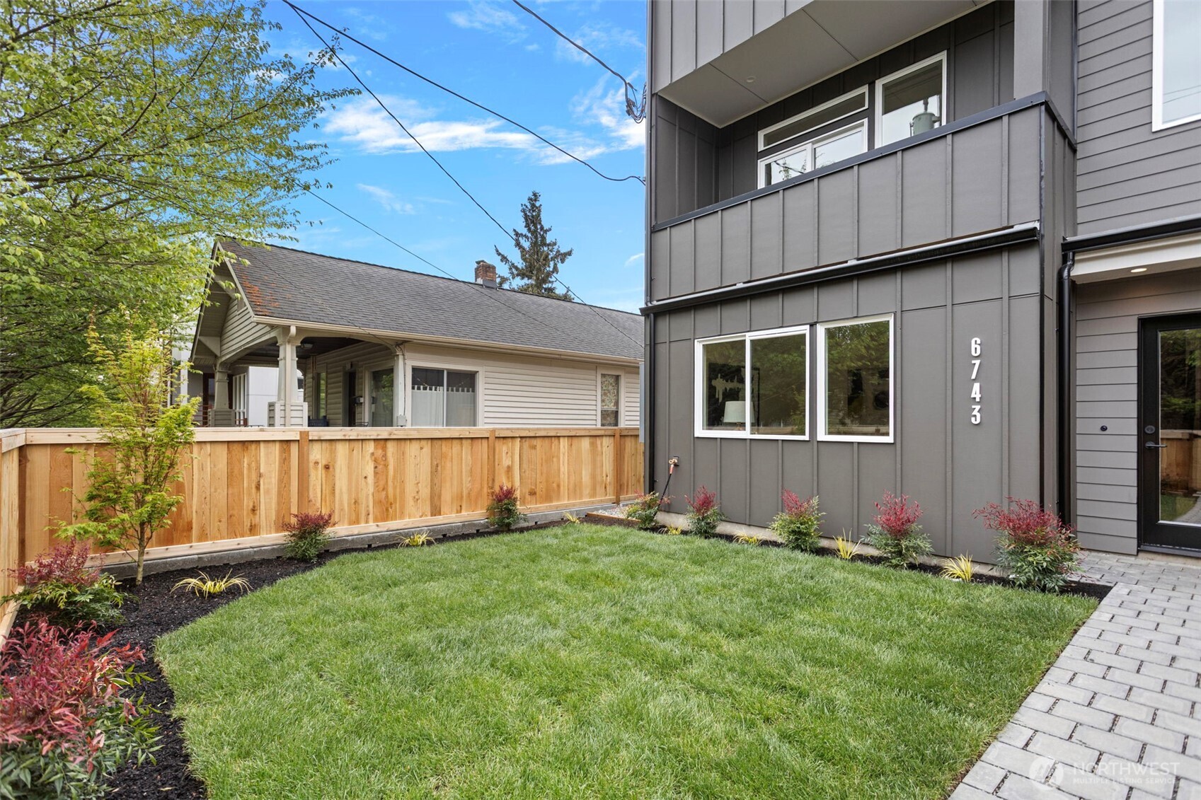 6743 Earl Avenue NW, Seattle, WA 98117