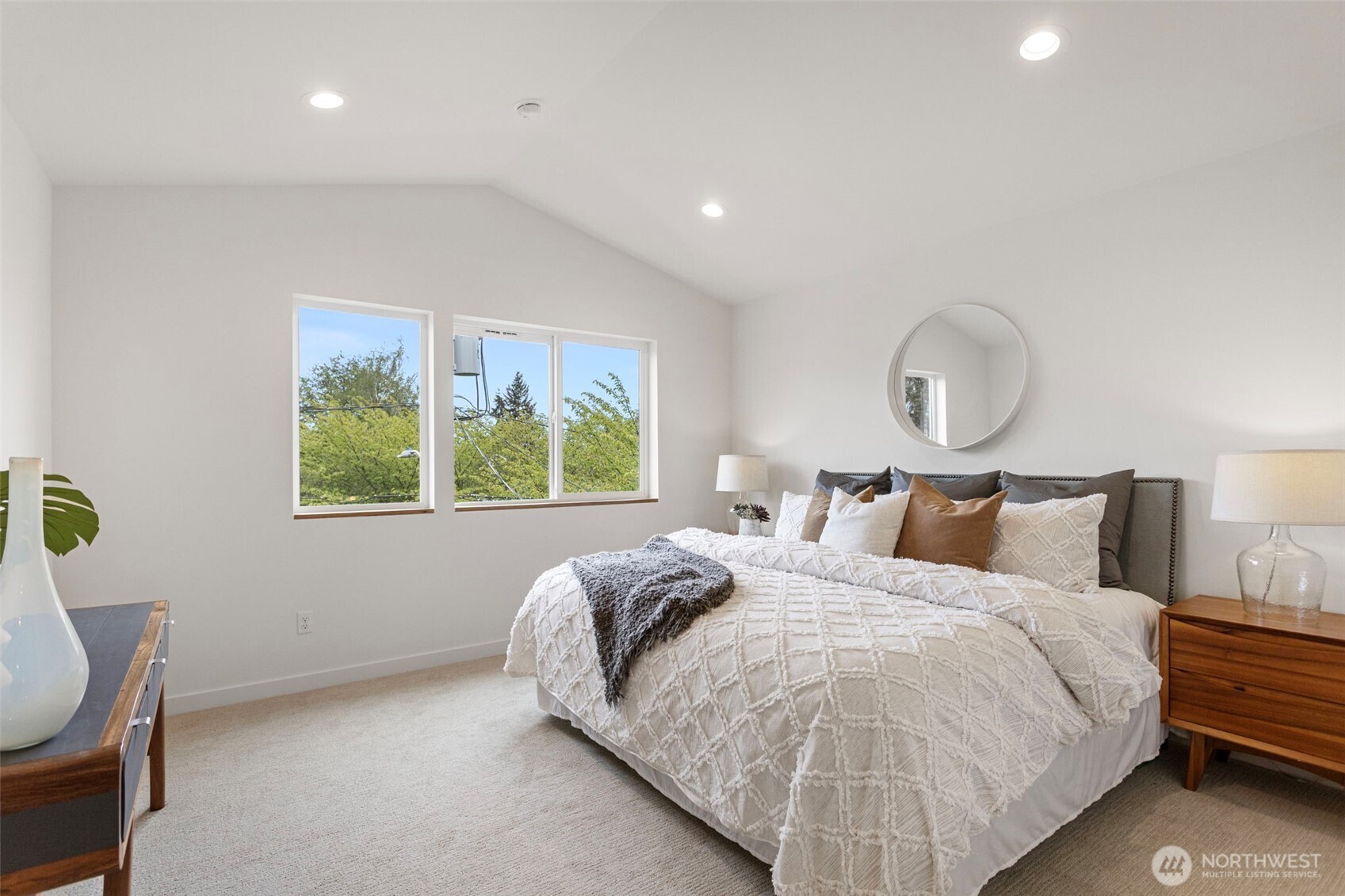 6743 Earl Avenue NW, Seattle, WA 98117