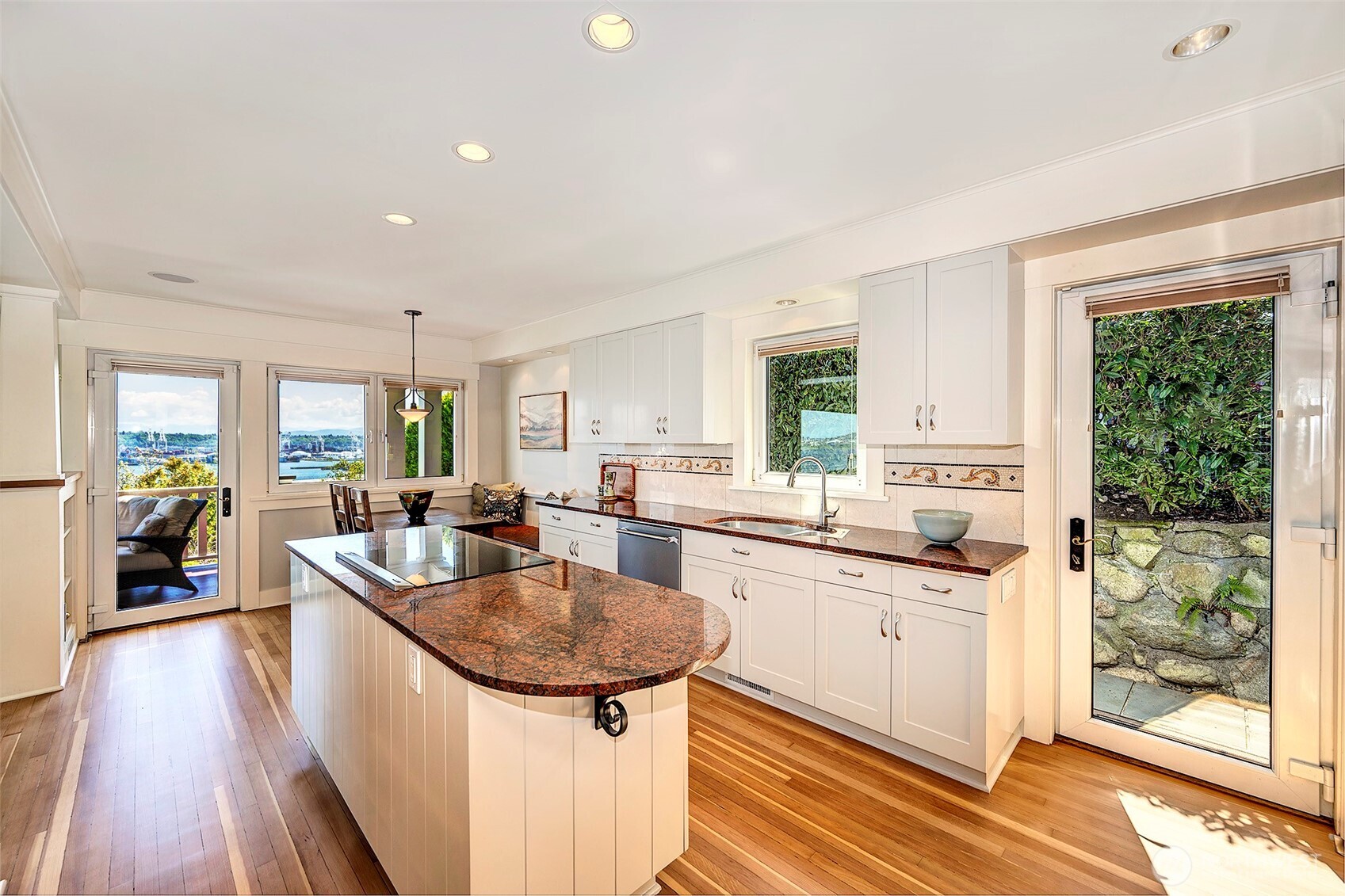 1712 Arch Avenue SW, Seattle, WA 98116