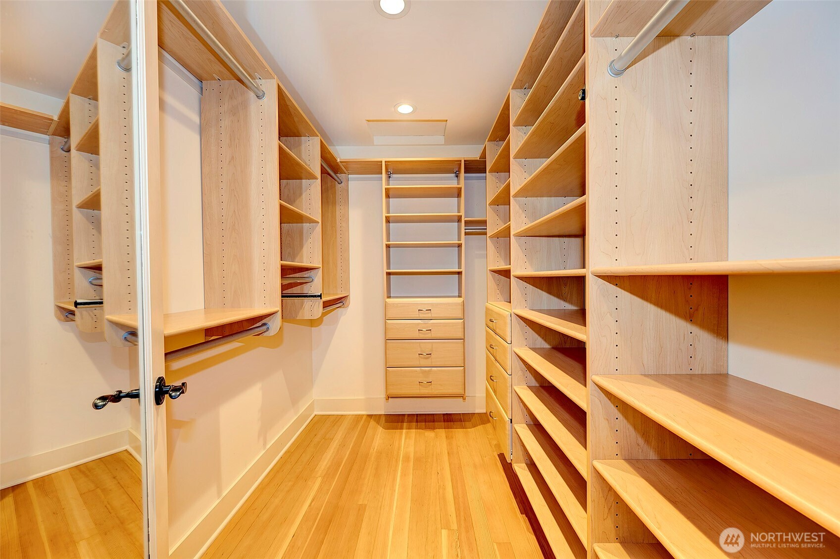 1712 Arch Avenue SW, Seattle, WA 98116