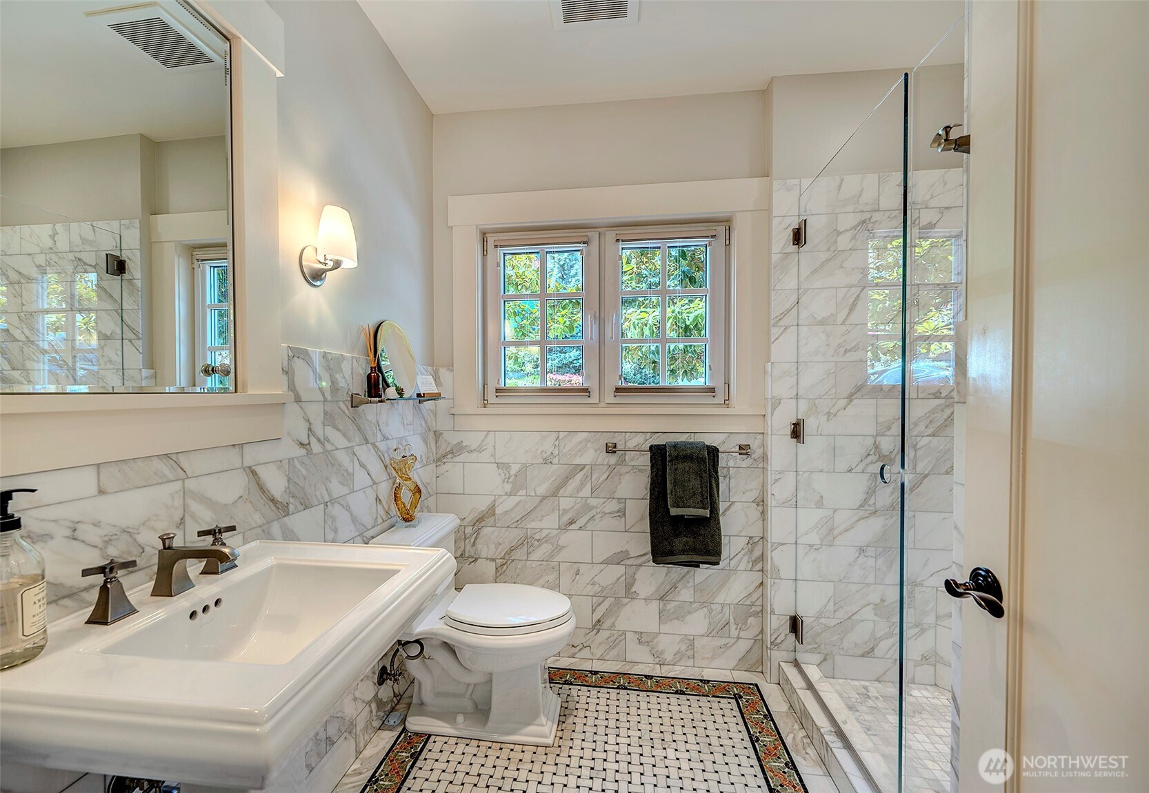1712 Arch Avenue SW, Seattle, WA 98116