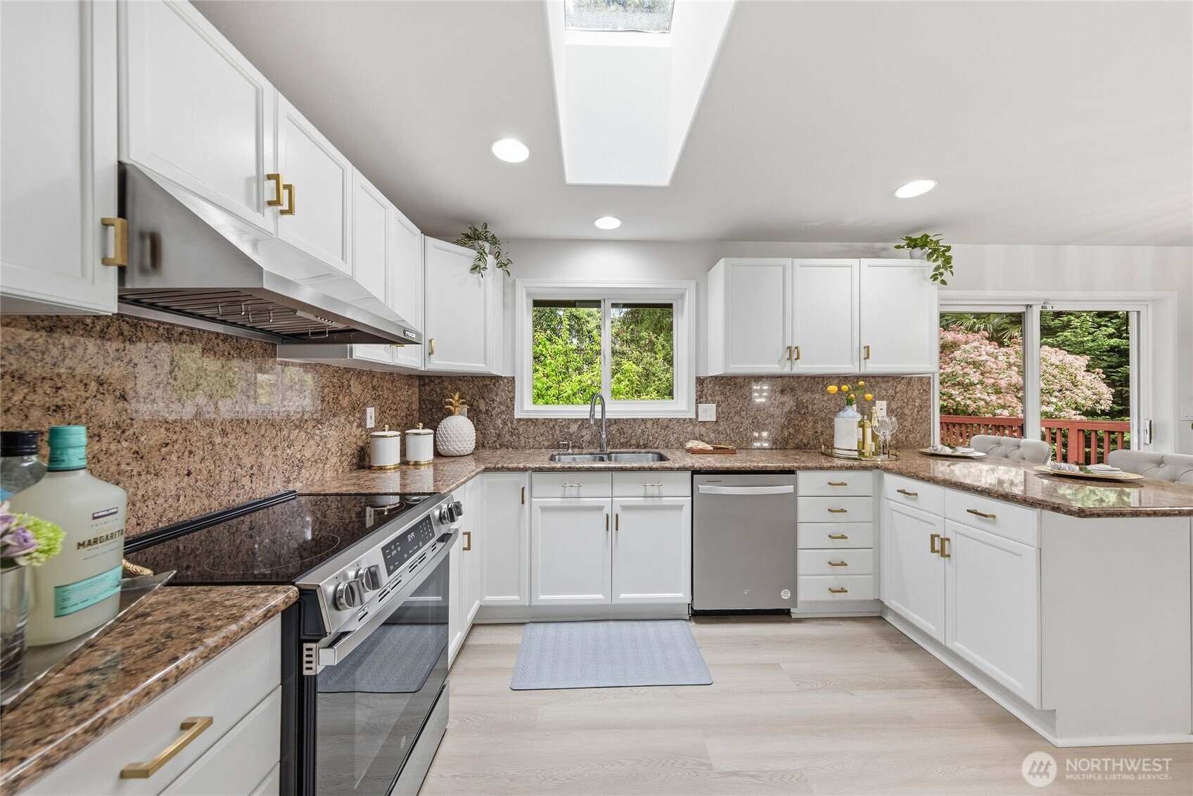 17801 38th Pl W , Lynnwood, WA 98037