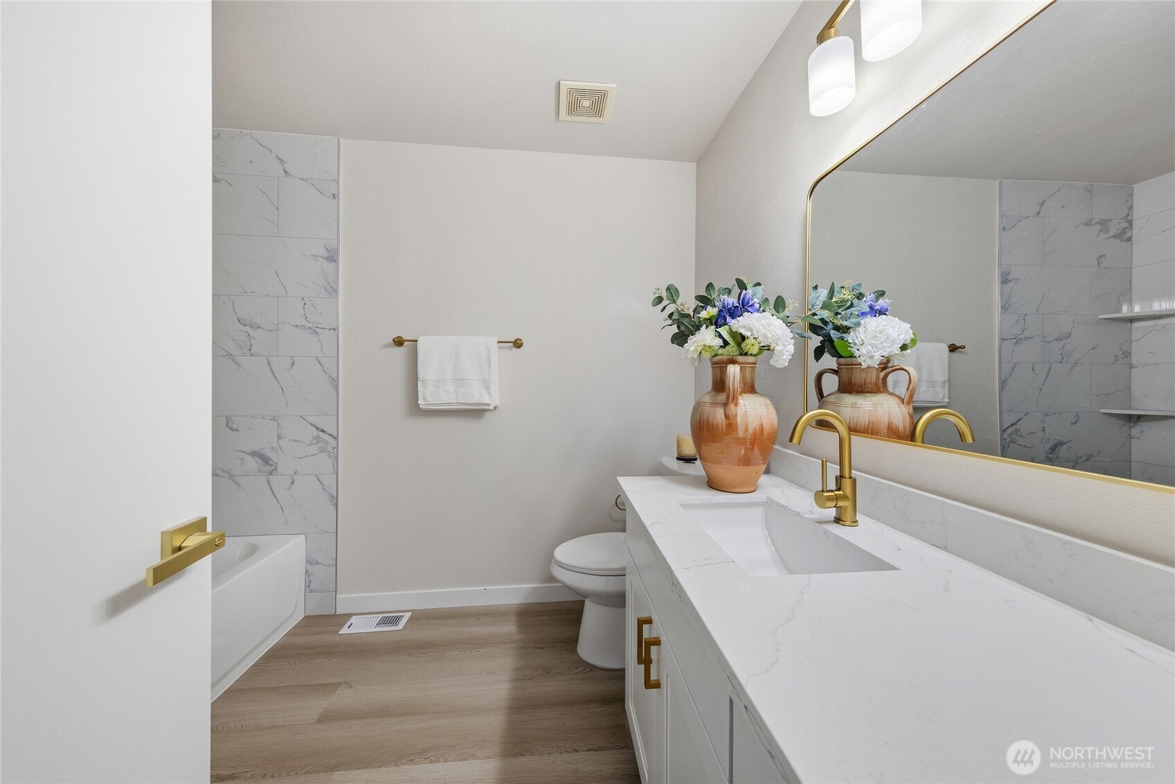 17801 38th Pl W , Lynnwood, WA 98037
