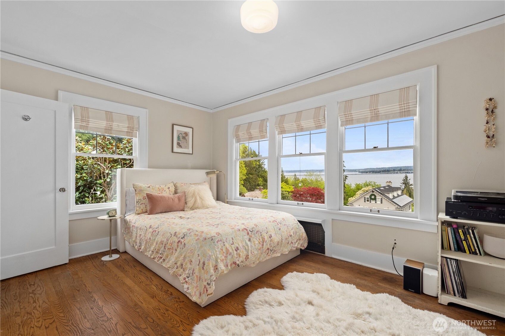 246 Dorffel Drive E, Seattle, WA 98112-5003