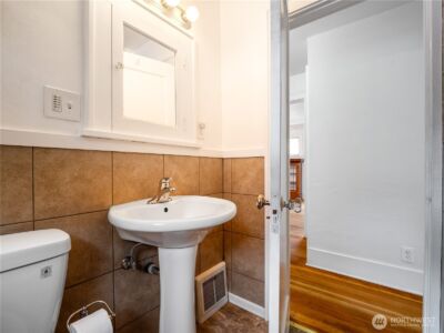 3521 S 11th Street , Tacoma, WA 98405 - Photo 13