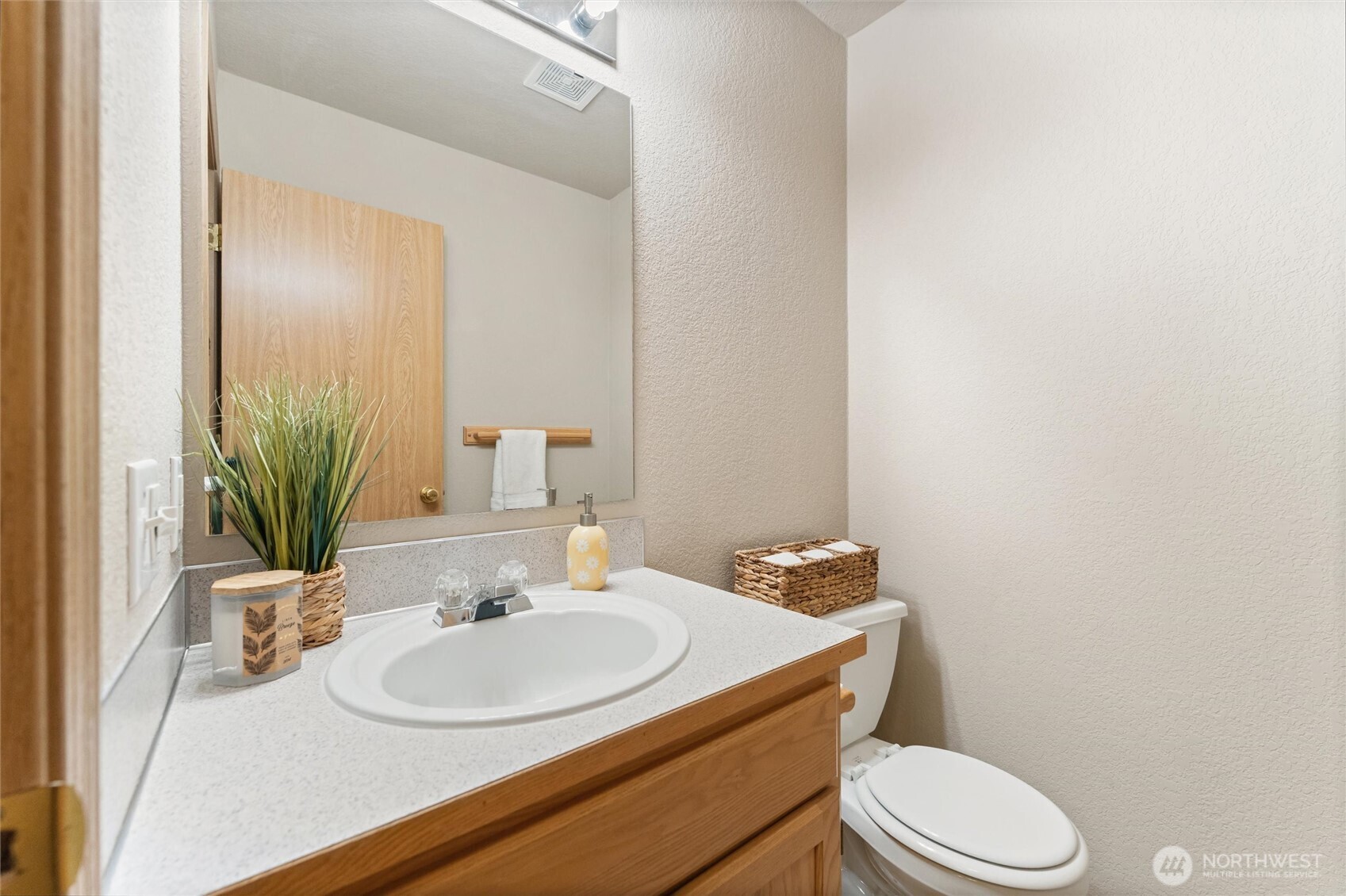 6827 11th Avenue NE, Olympia, WA 98516