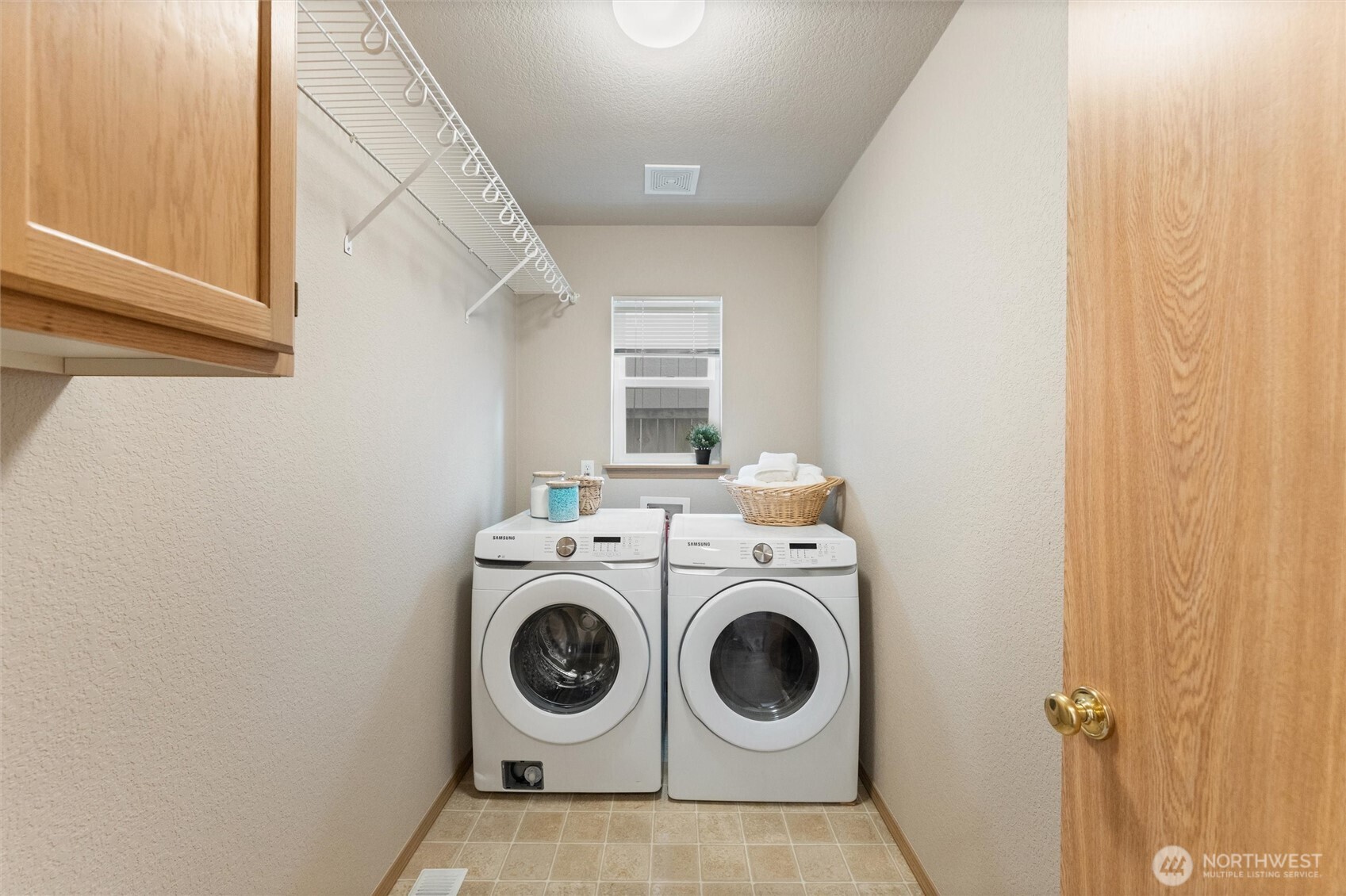 6827 11th Avenue NE, Olympia, WA 98516