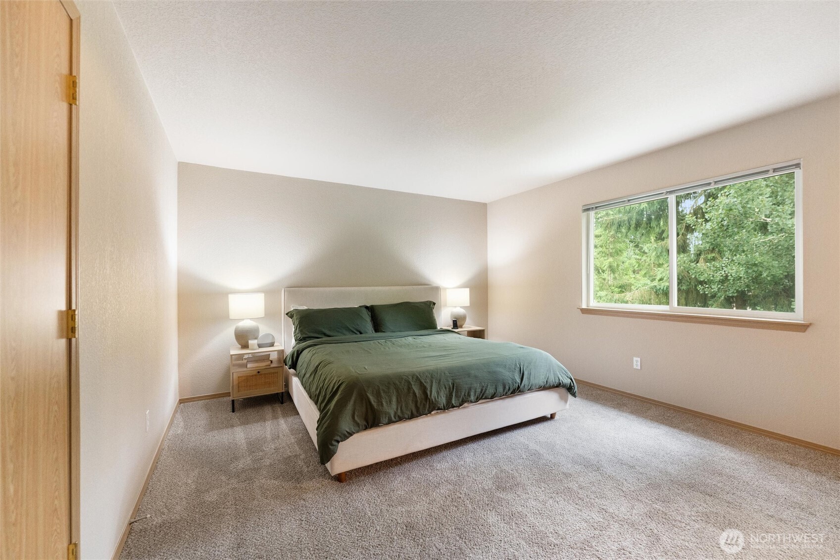 6827 11th Avenue NE, Olympia, WA 98516