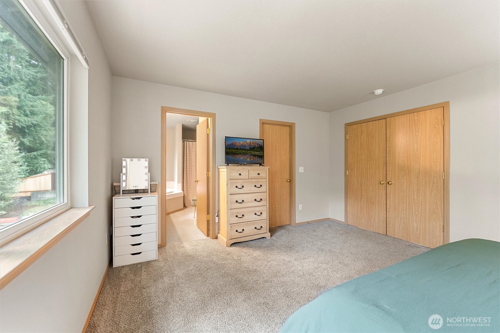 6827 11th Avenue NE, Olympia, WA 98516
