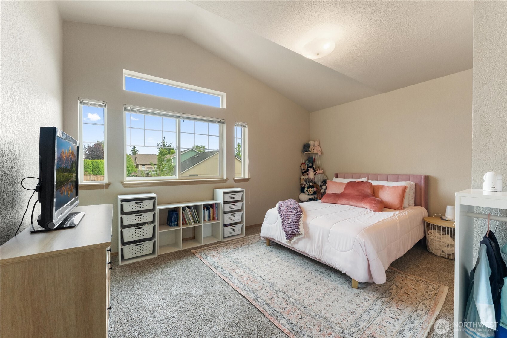 6827 11th Avenue NE, Olympia, WA 98516