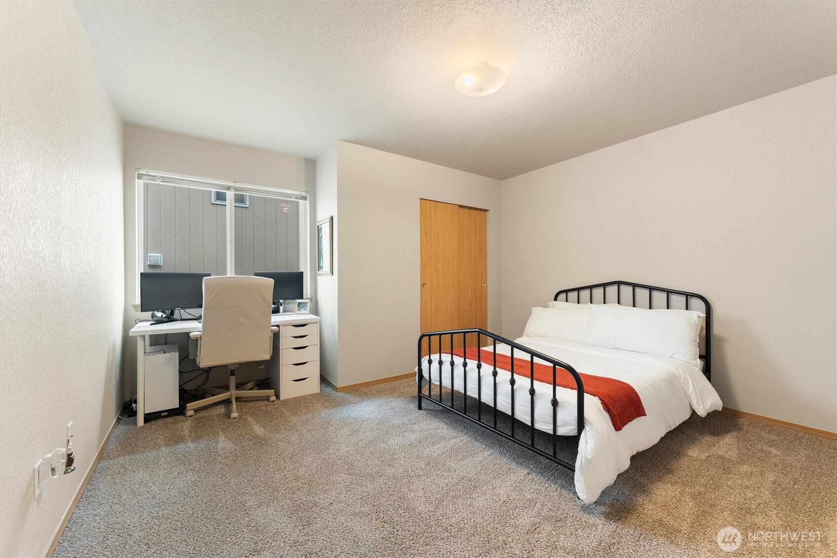 6827 11th Avenue NE, Olympia, WA 98516
