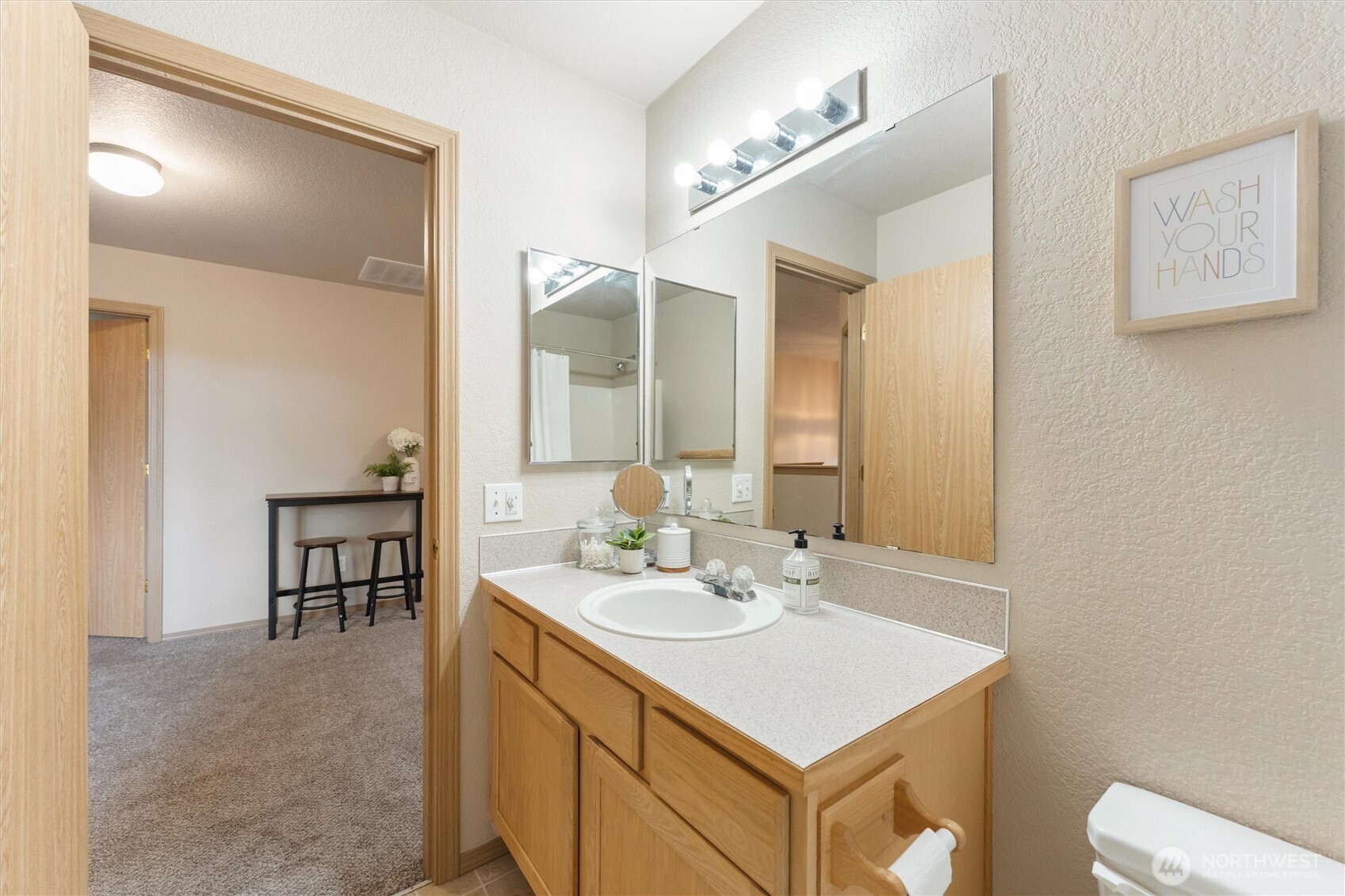 6827 11th Avenue NE, Olympia, WA 98516