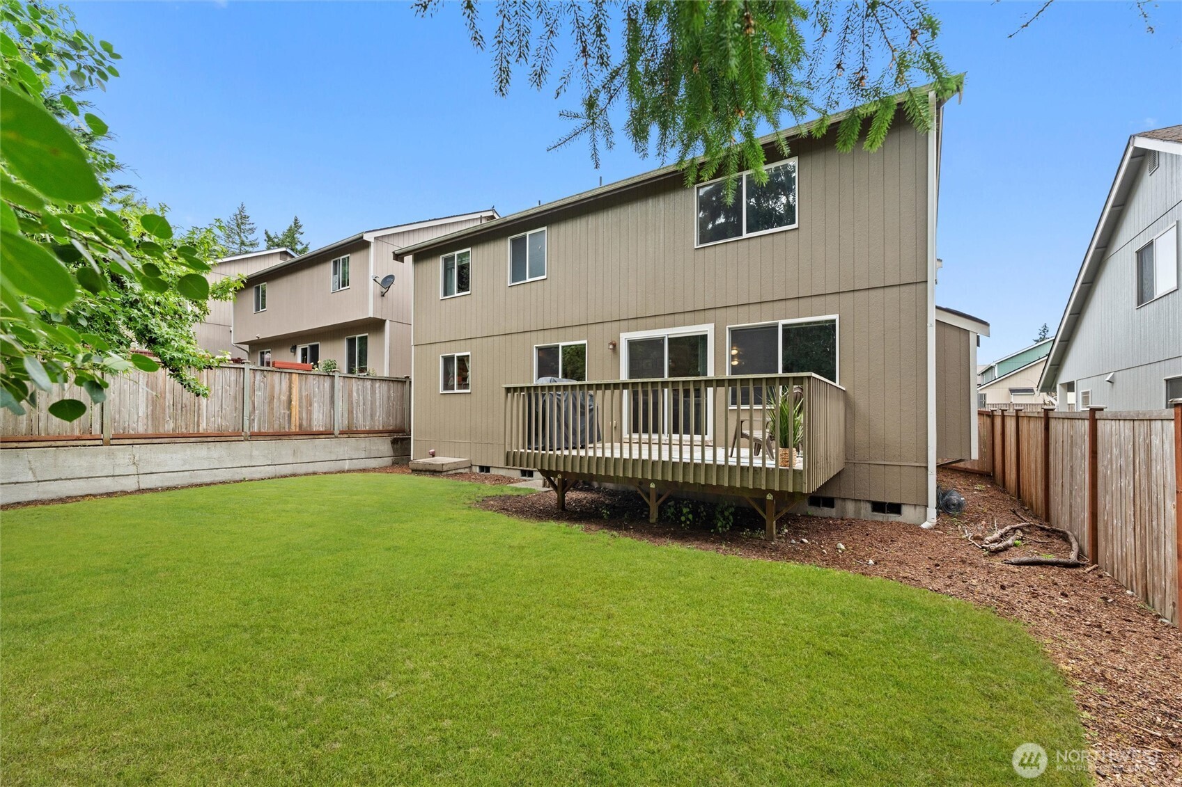 6827 11th Avenue NE, Olympia, WA 98516