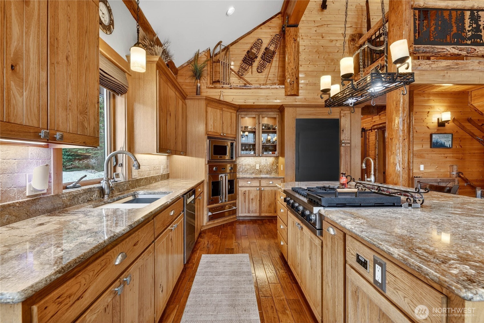 50 Summit Way , Snoqualmie Pass, WA 98068