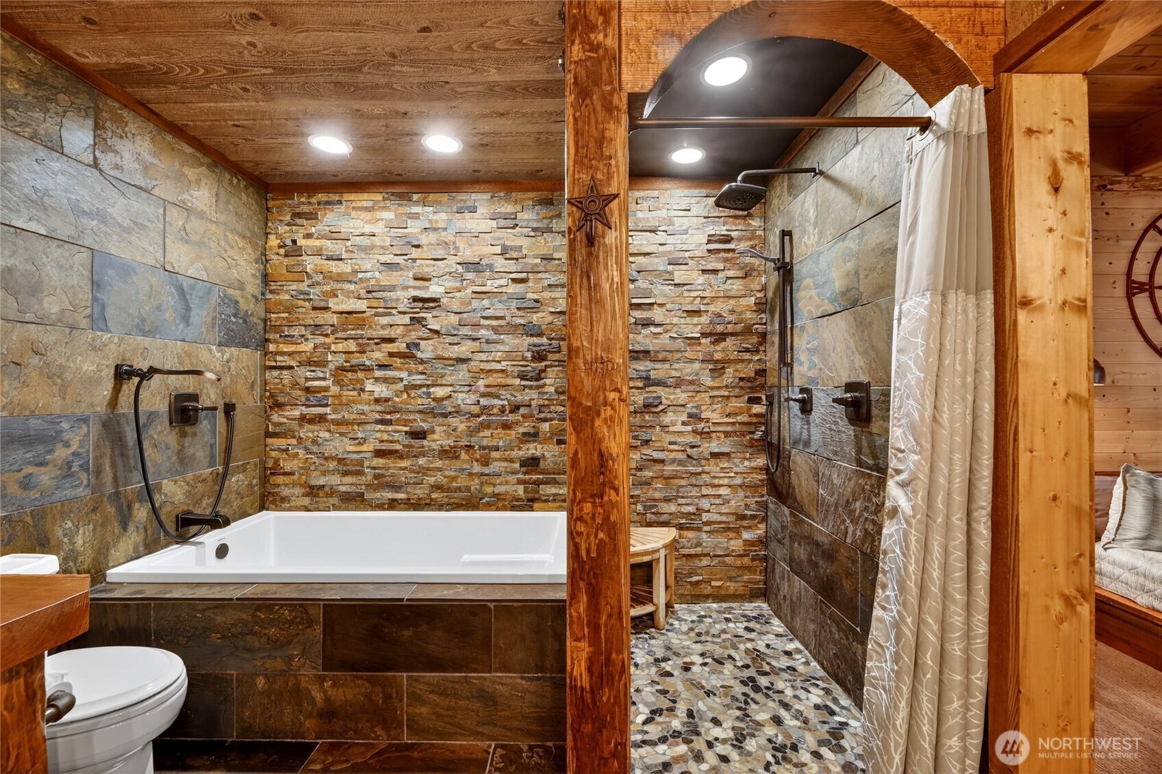 50 Summit Way , Snoqualmie Pass, WA 98068
