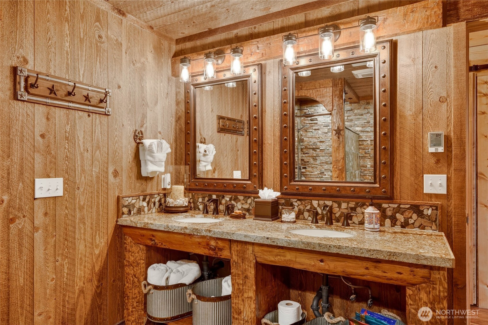 50 Summit Way , Snoqualmie Pass, WA 98068