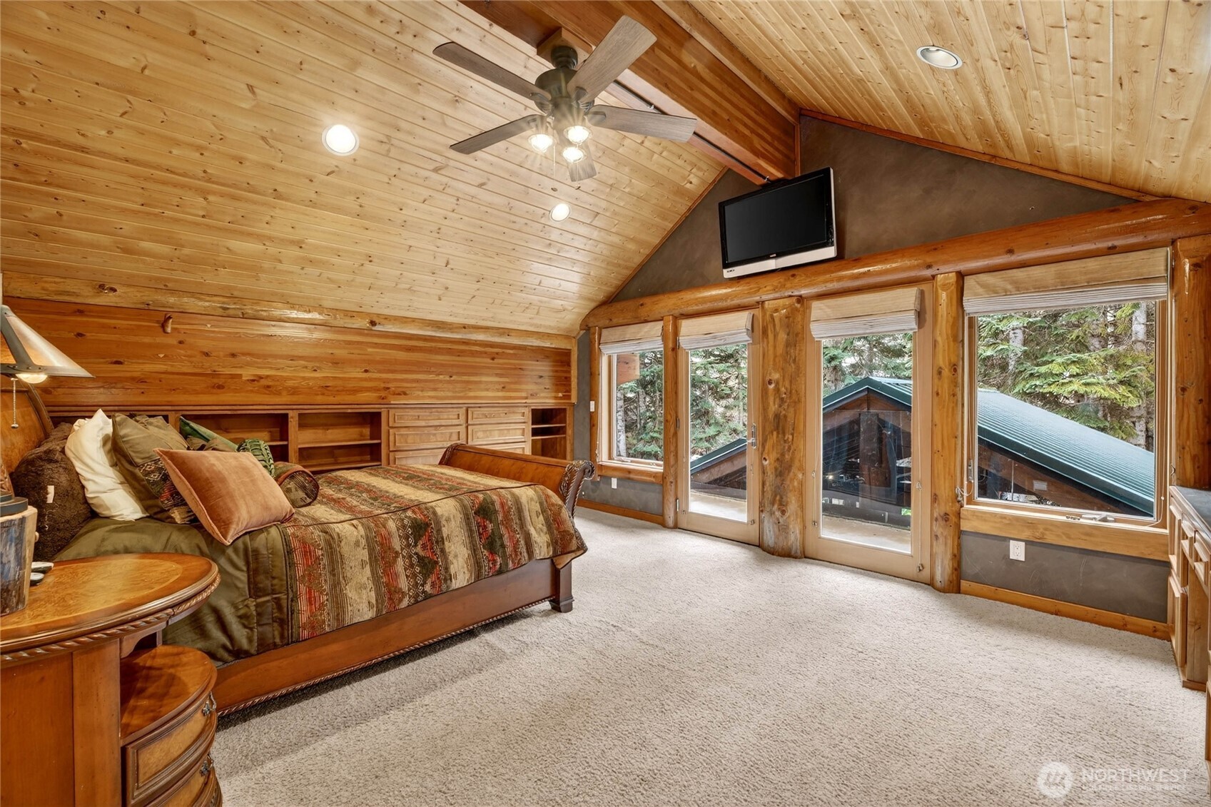 50 Summit Way , Snoqualmie Pass, WA 98068